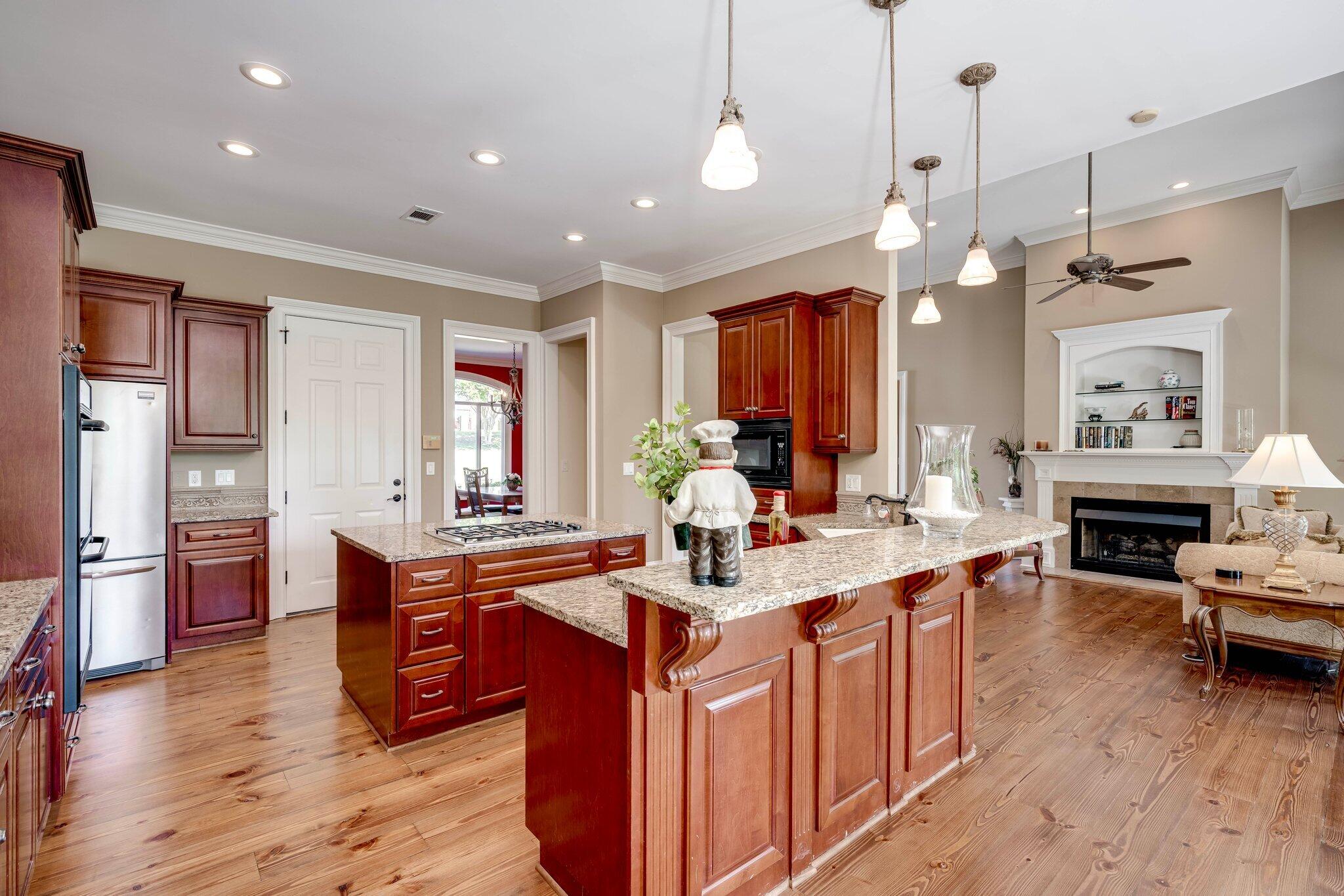 608 Emerald Crossing Property Photo 16