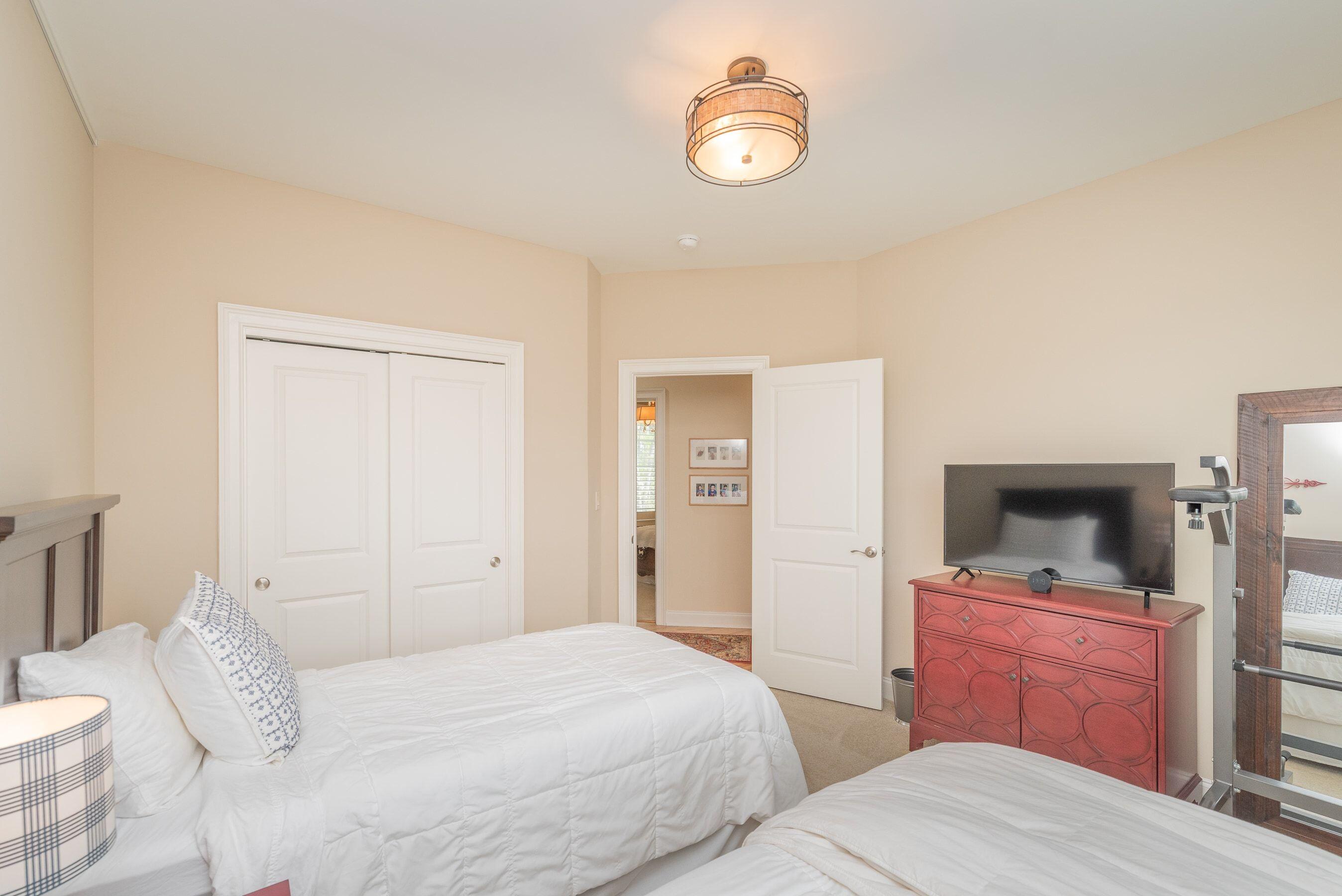 207 Quiet Oak Court Property Photo 33