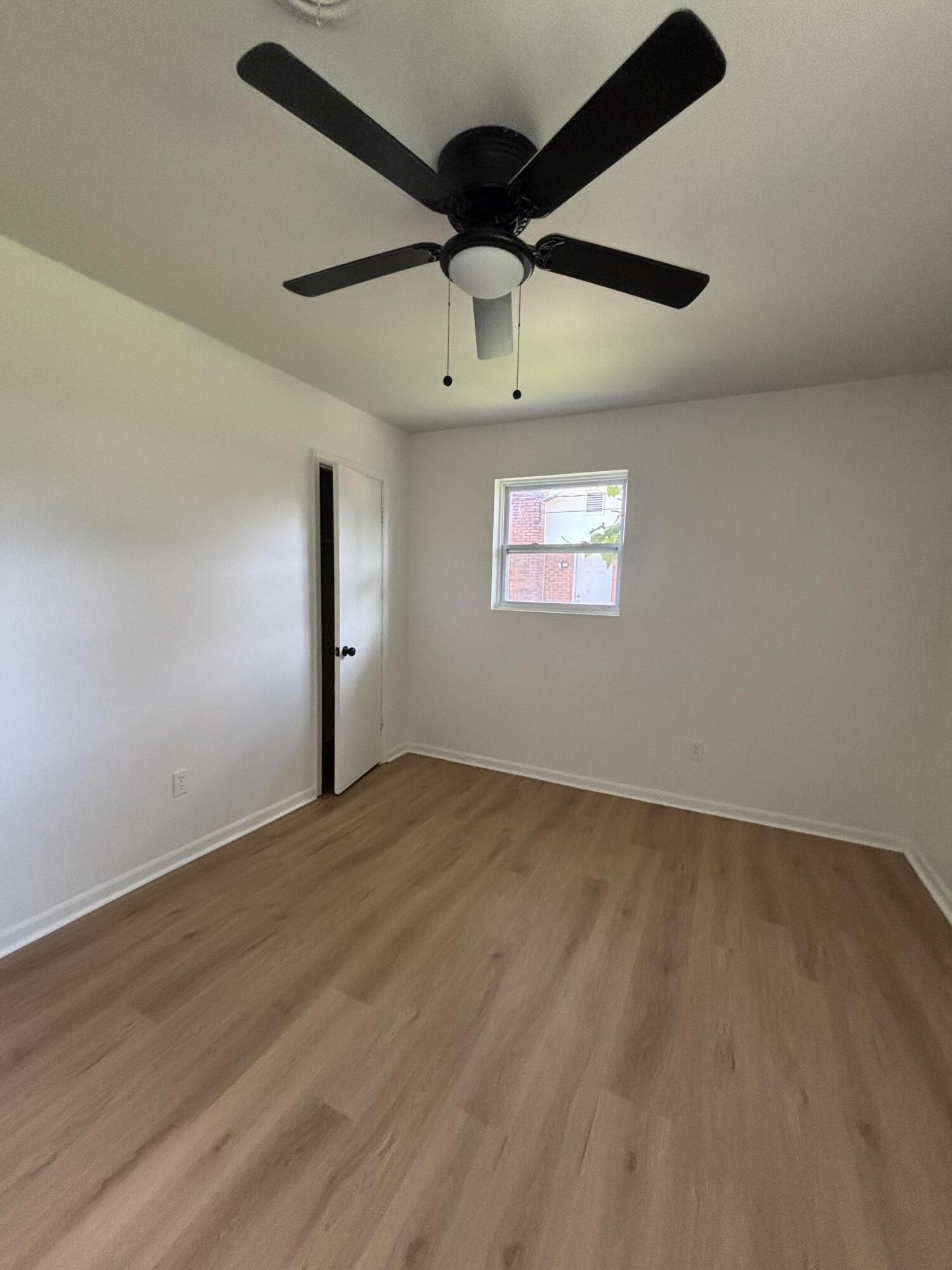 1813 Empress Avenue Property Photo 3