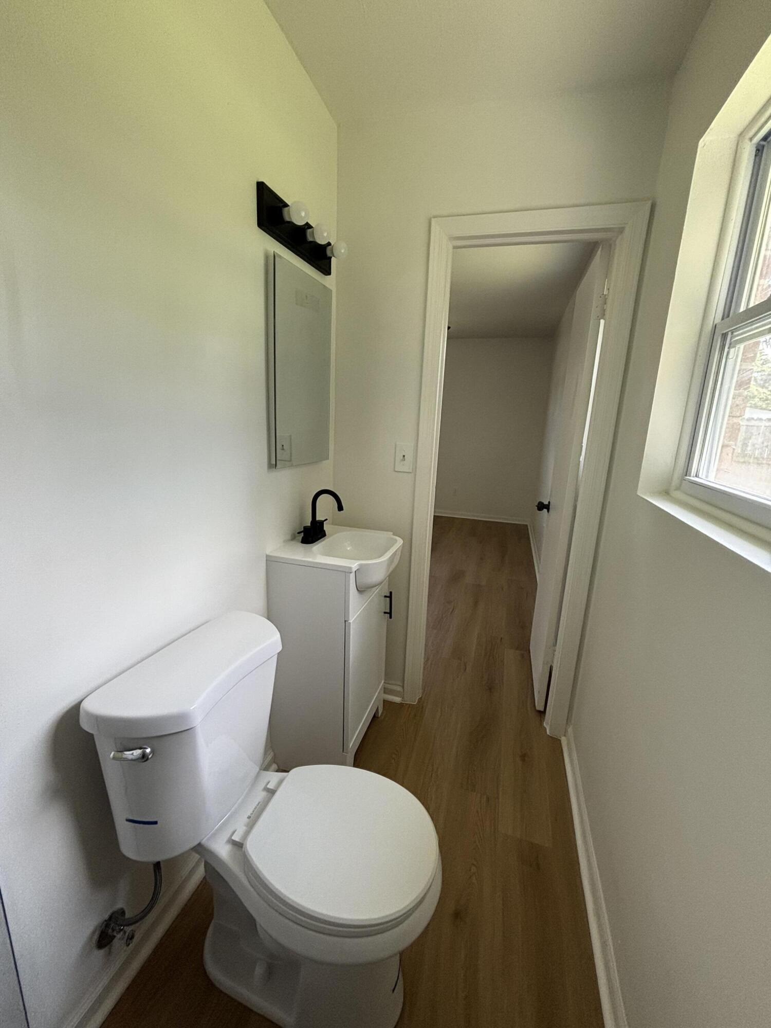 1813 Empress Avenue Property Photo 4