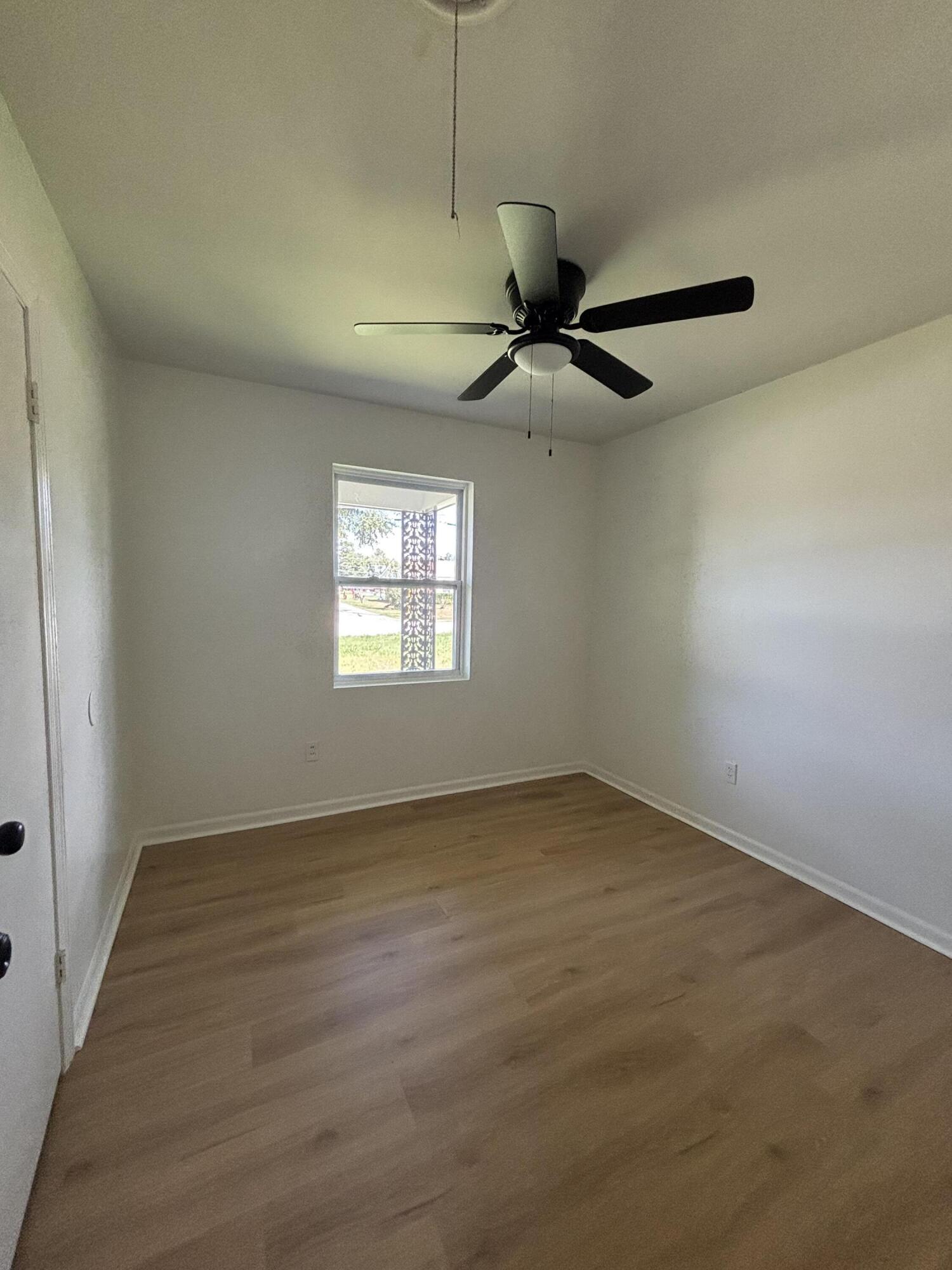 1813 Empress Avenue Property Photo 10