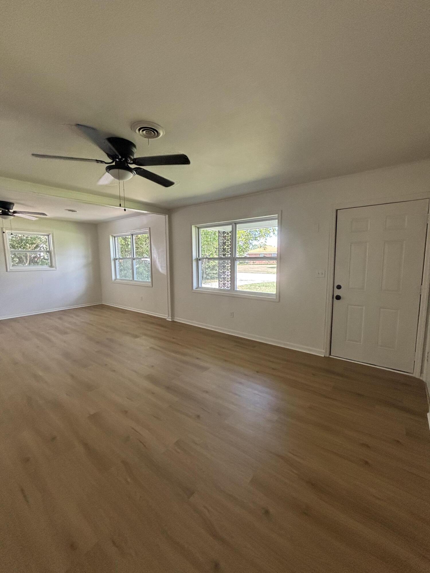 1813 Empress Avenue Property Photo 12