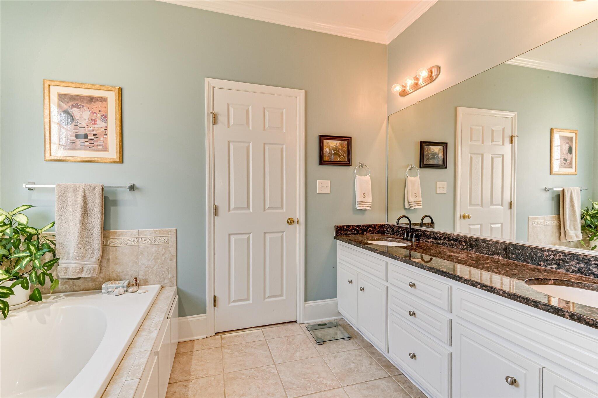 4895 Somerset Drive Property Photo 27