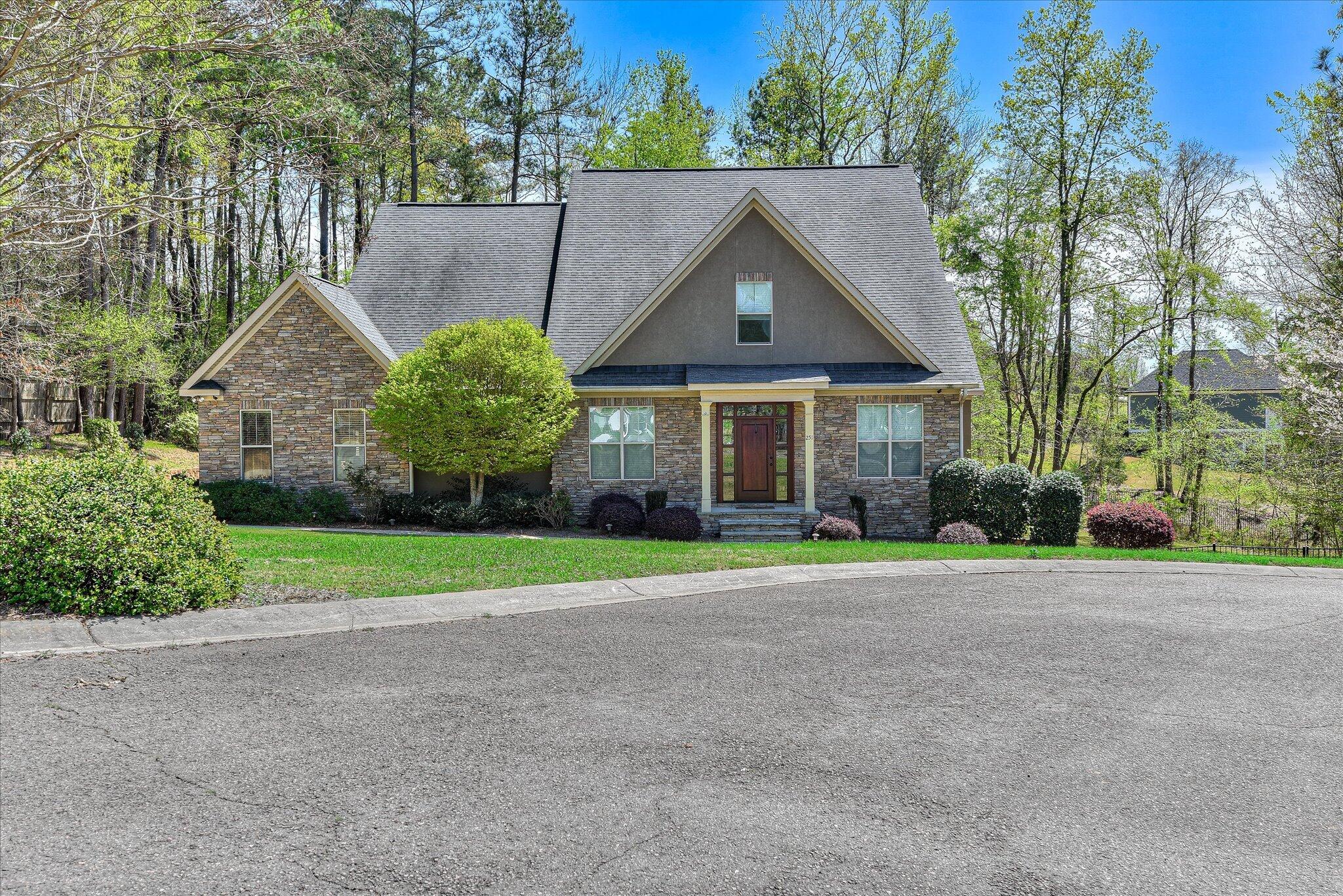 251 River Wind Drive Property Photo 3