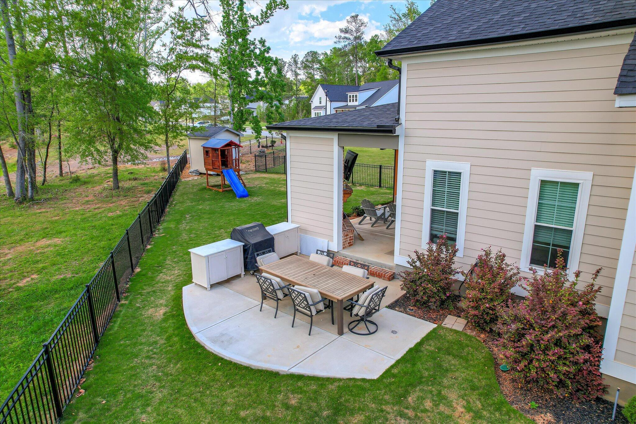 566 River Oaks Lane Property Photo 7