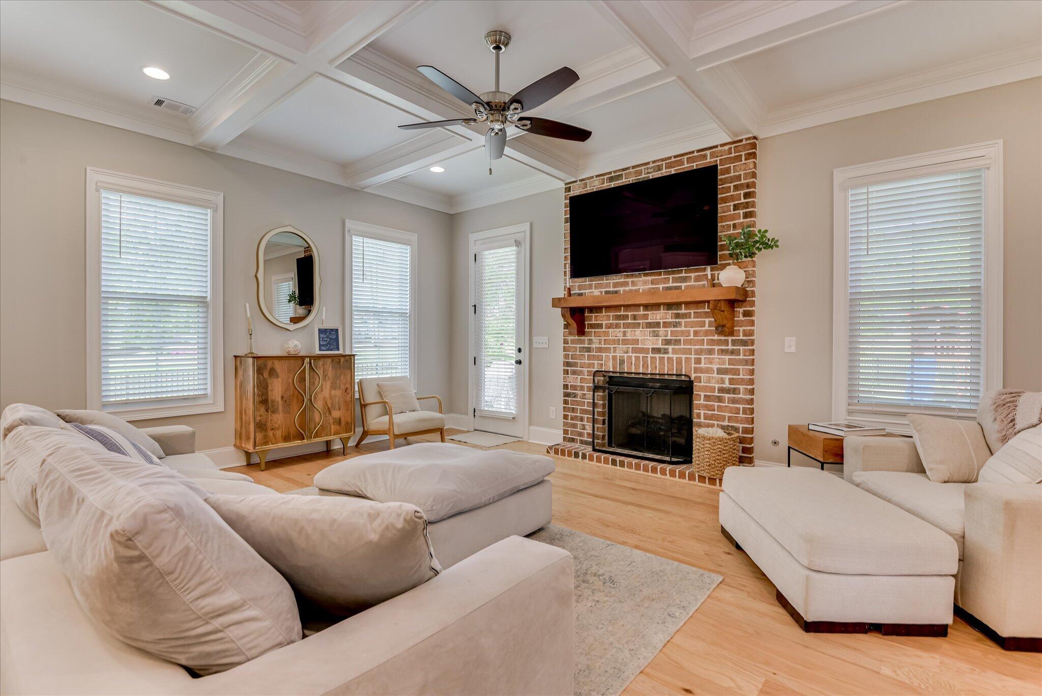 566 River Oaks Lane Property Photo 13
