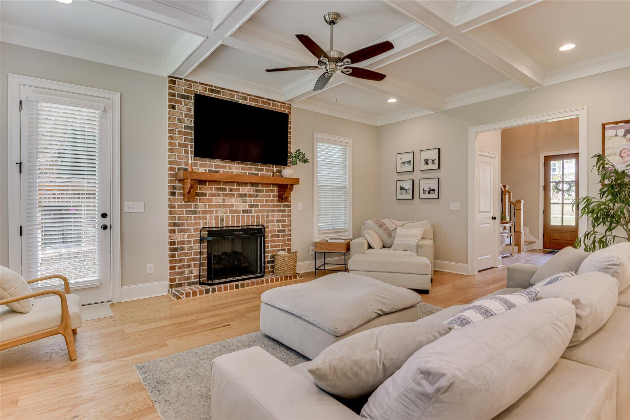 566 River Oaks Lane Property Photo 14