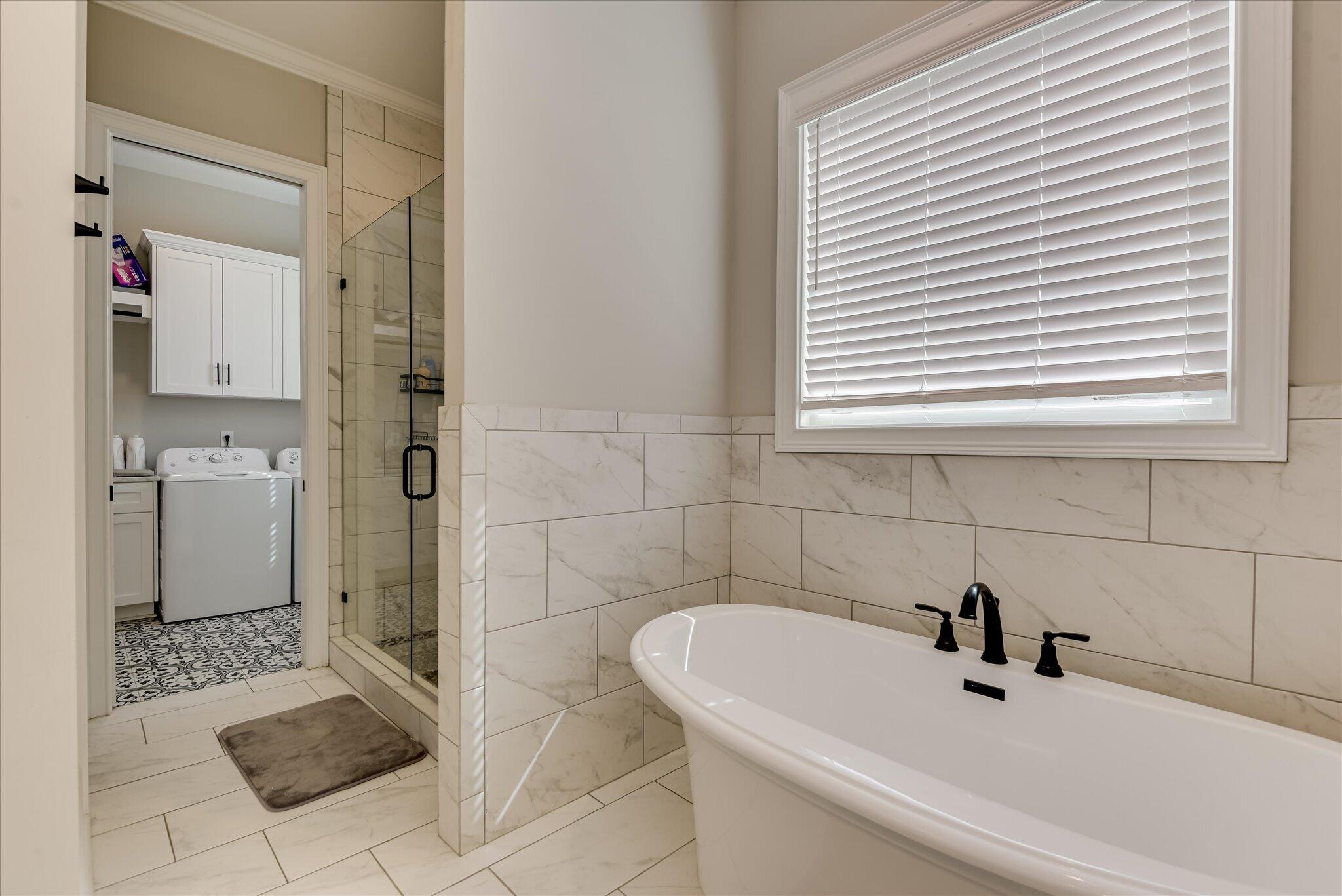 566 River Oaks Lane Property Photo 28