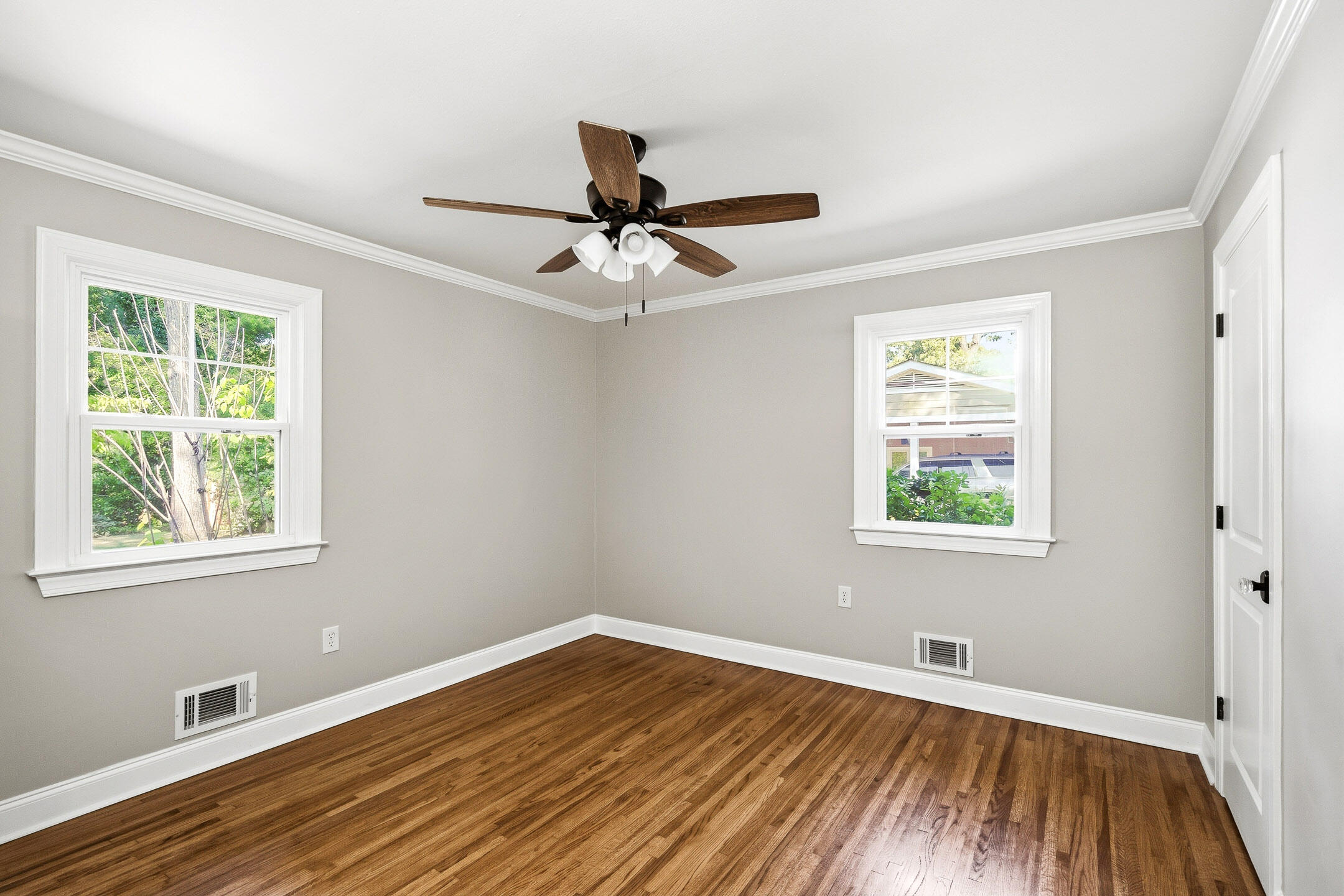 302 Barnard Avenue Property Photo 45