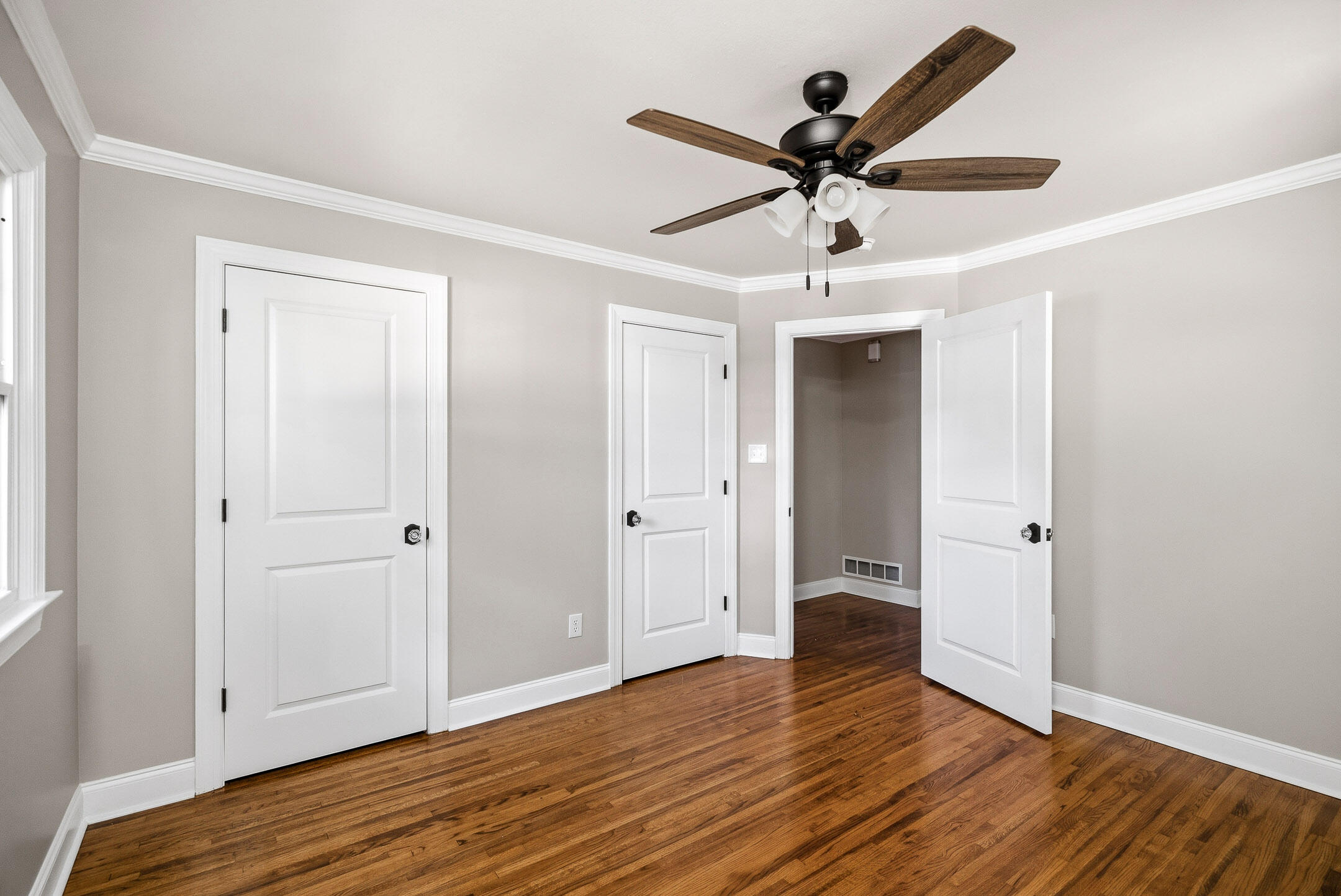 302 Barnard Avenue Property Photo 46