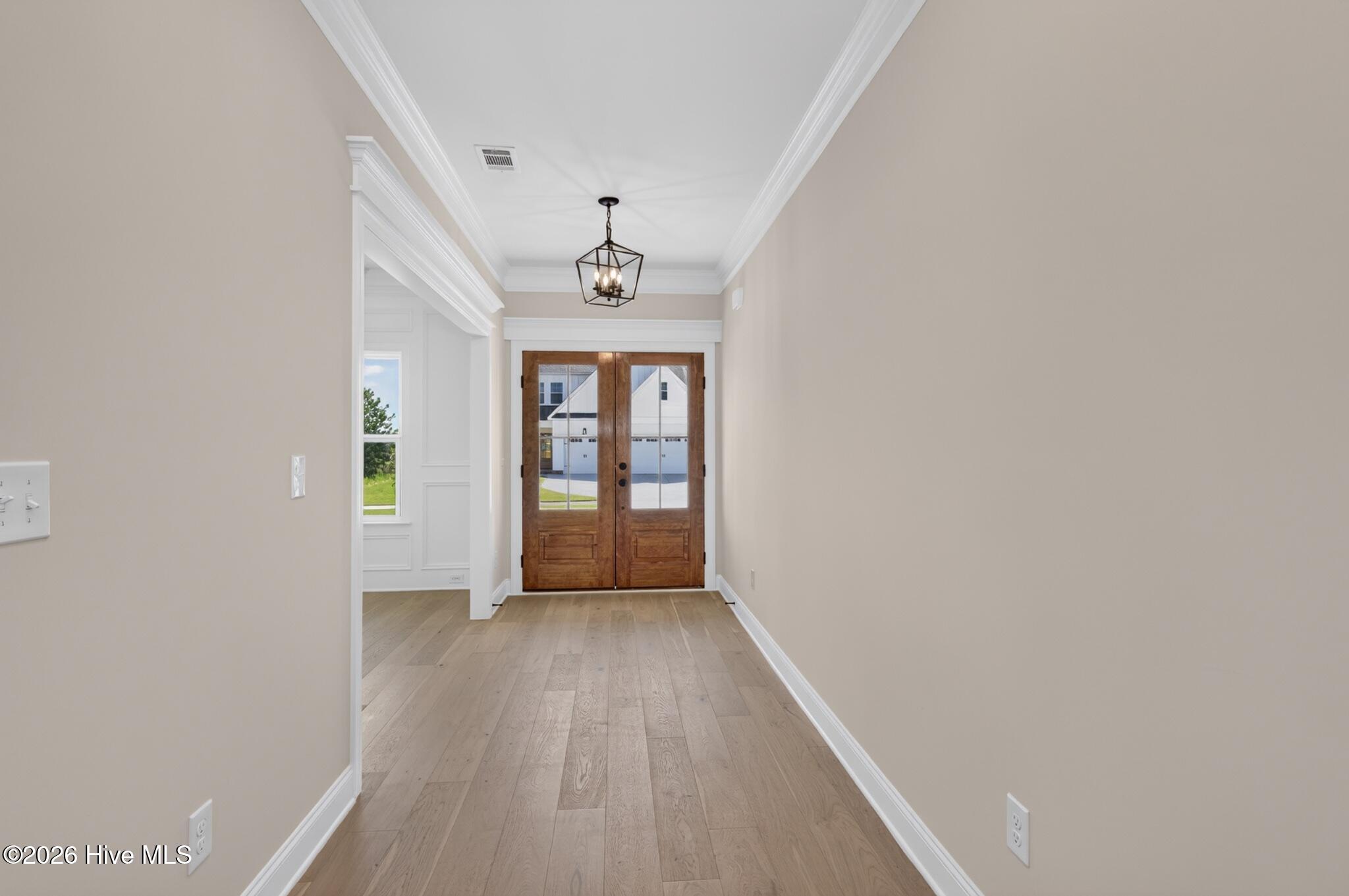 437 Woodlawn Street Property Photo 2