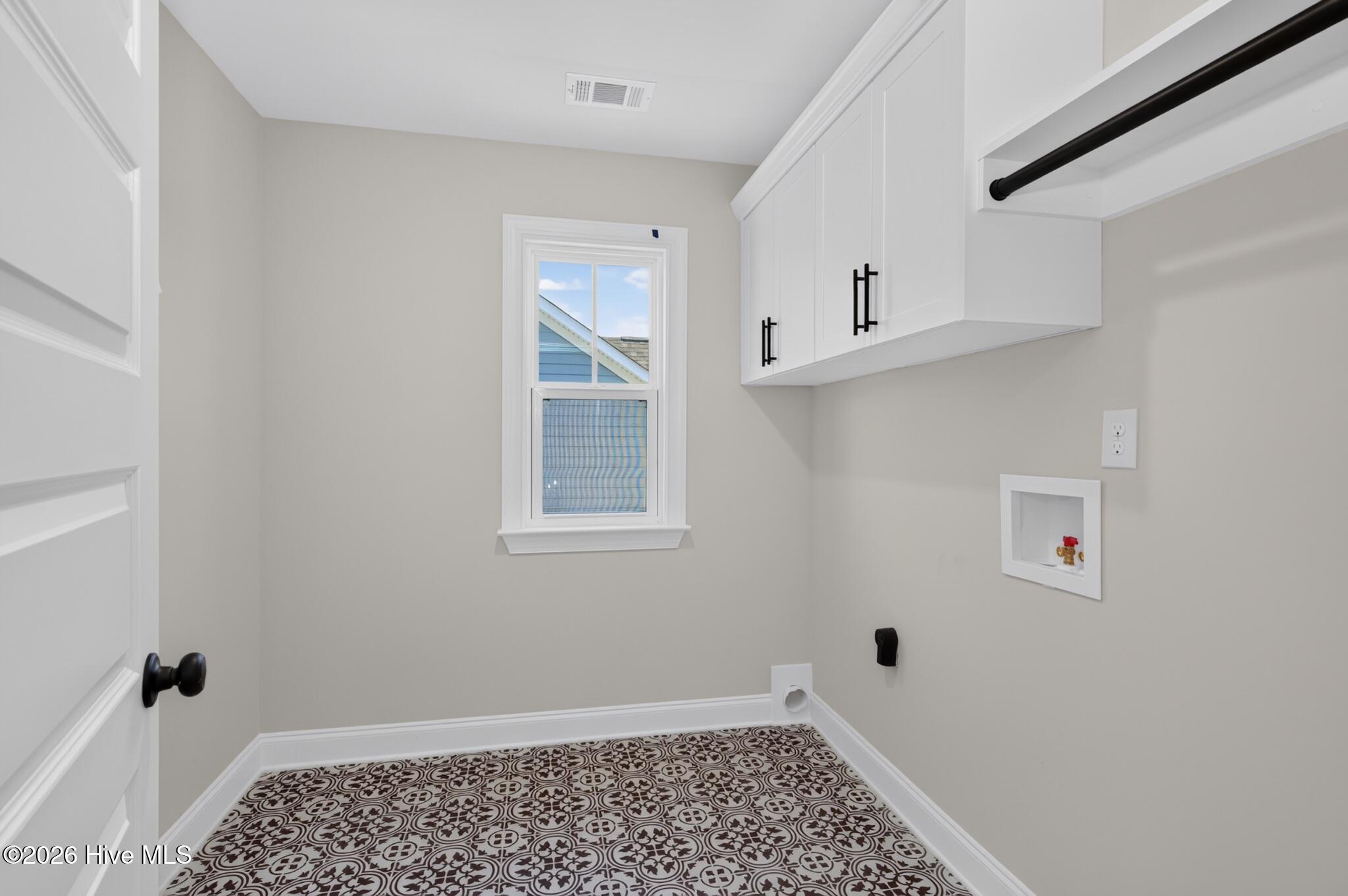 437 Woodlawn Street Property Photo 17