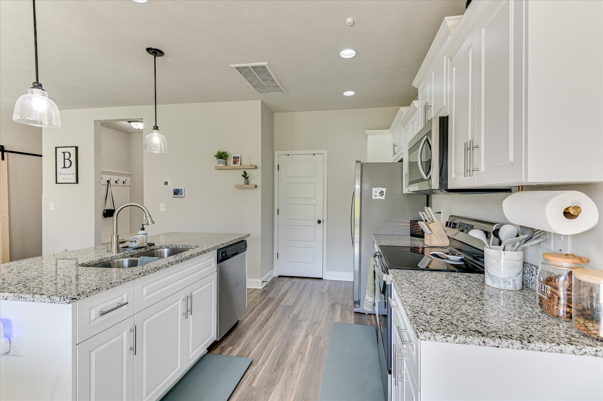 8072 Cozy Knoll Property Photo 14
