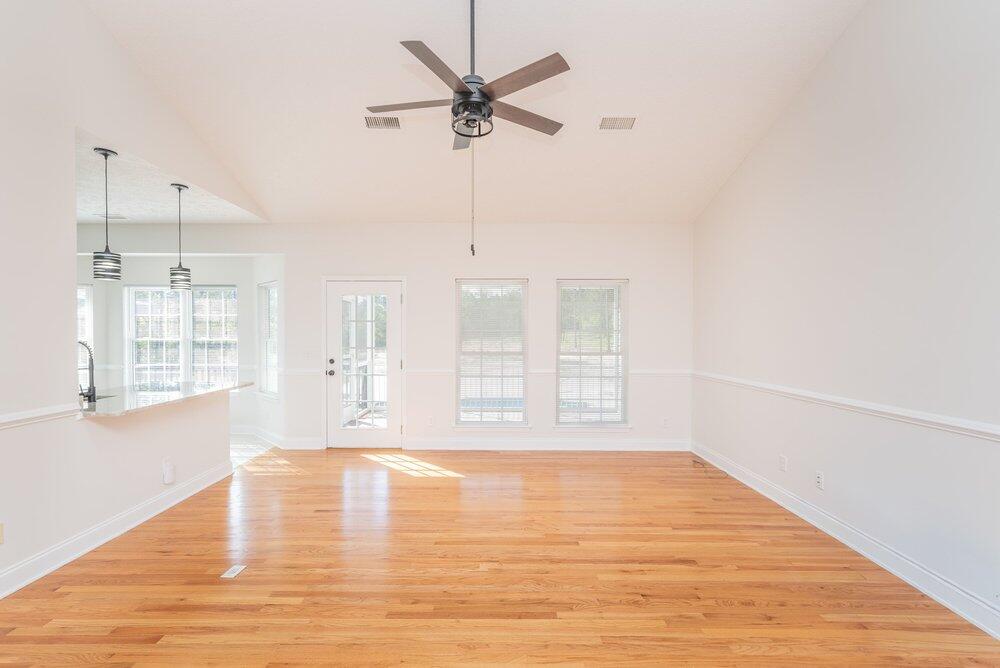 964 R And B Way Property Photo 11
