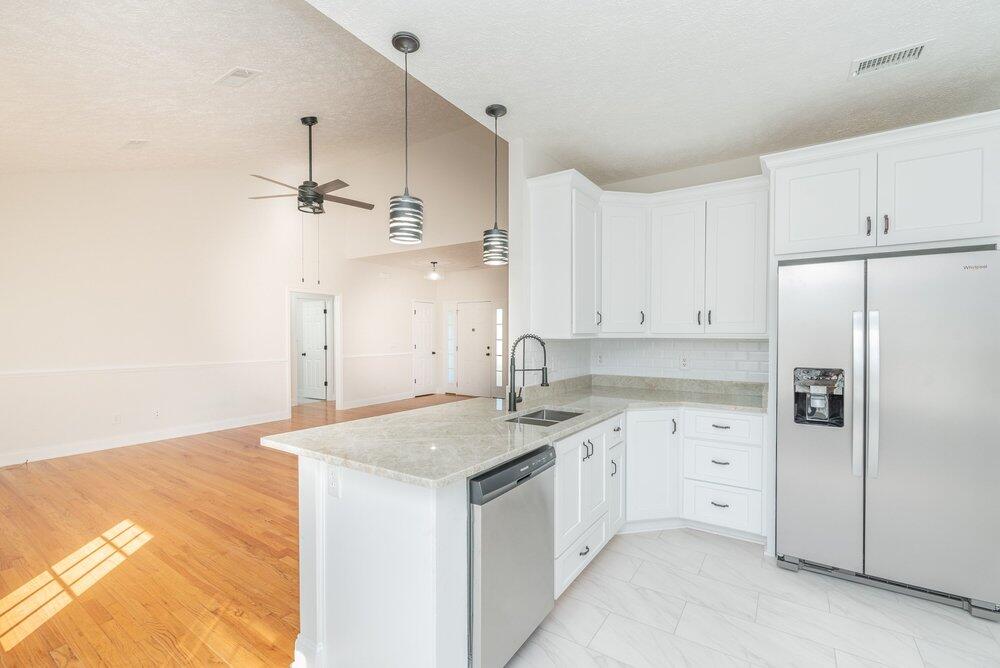 964 R And B Way Property Photo 15