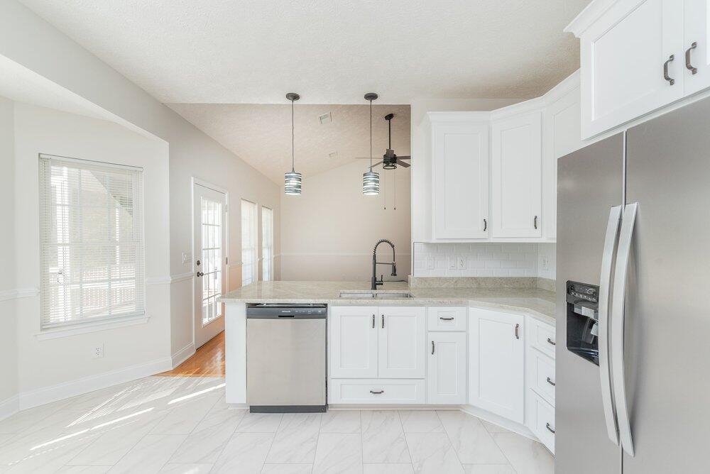 964 R And B Way Property Photo 16