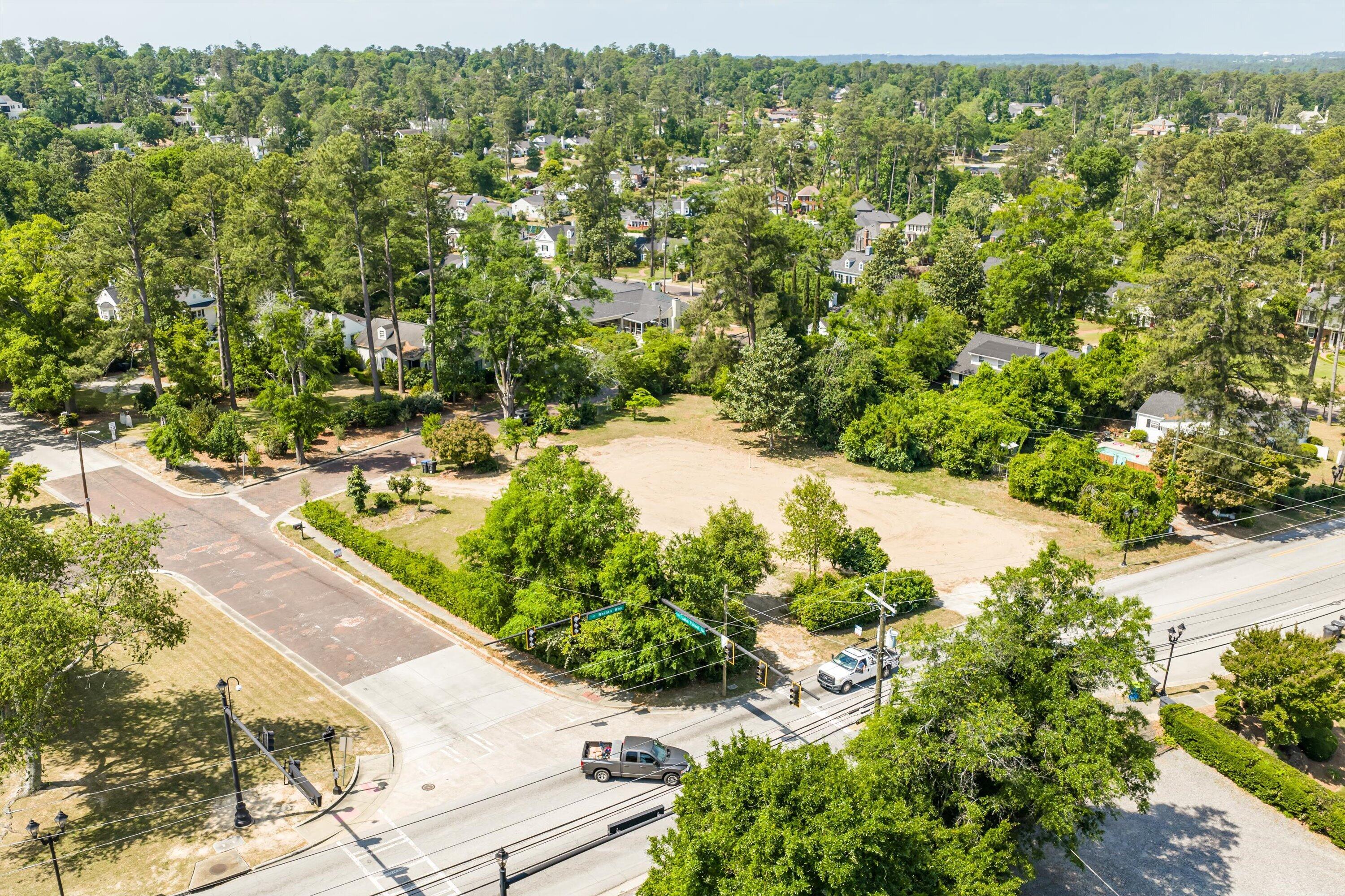 2875 Lake Forest Drive