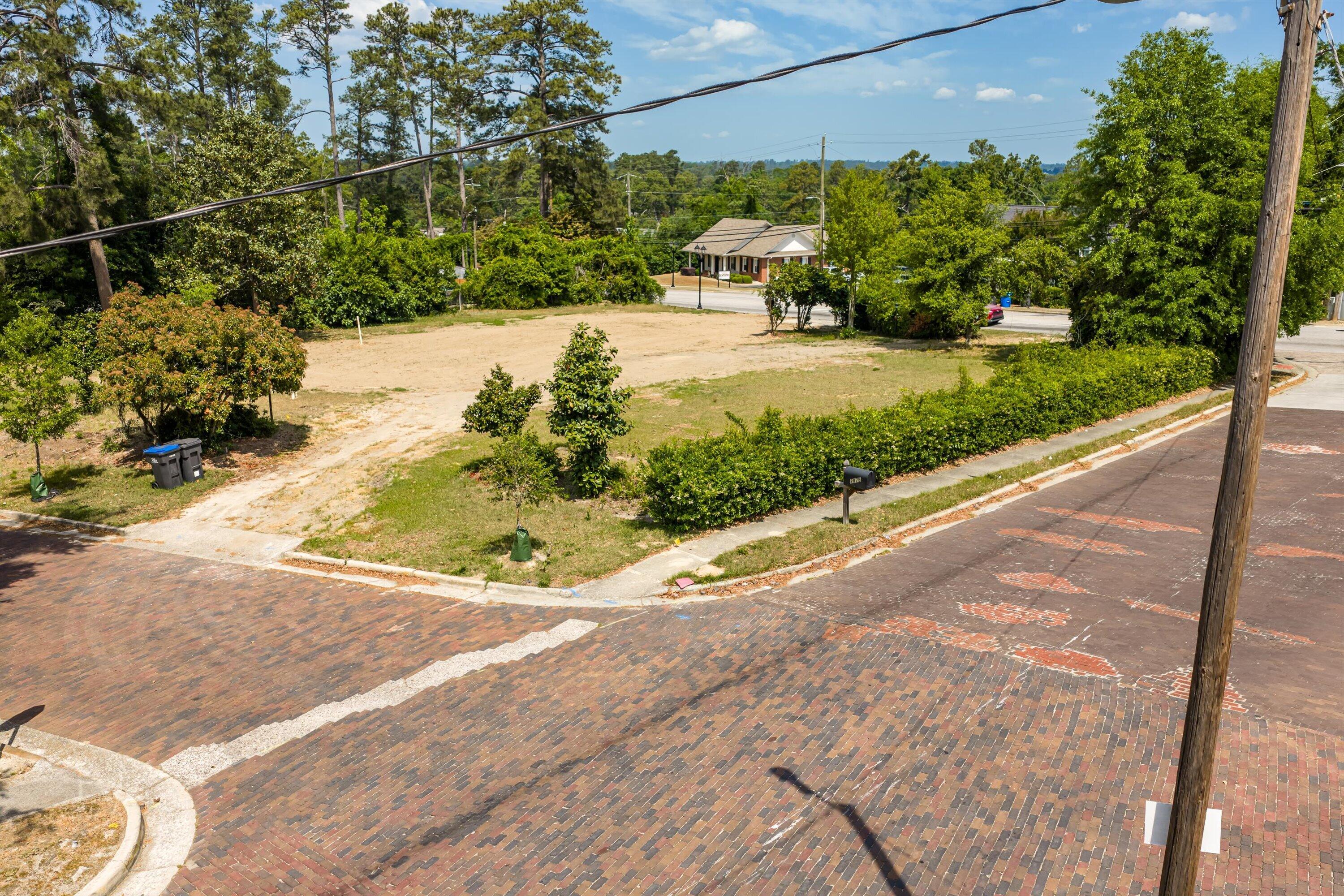 2875 Lake Forest Drive Property Photo 7
