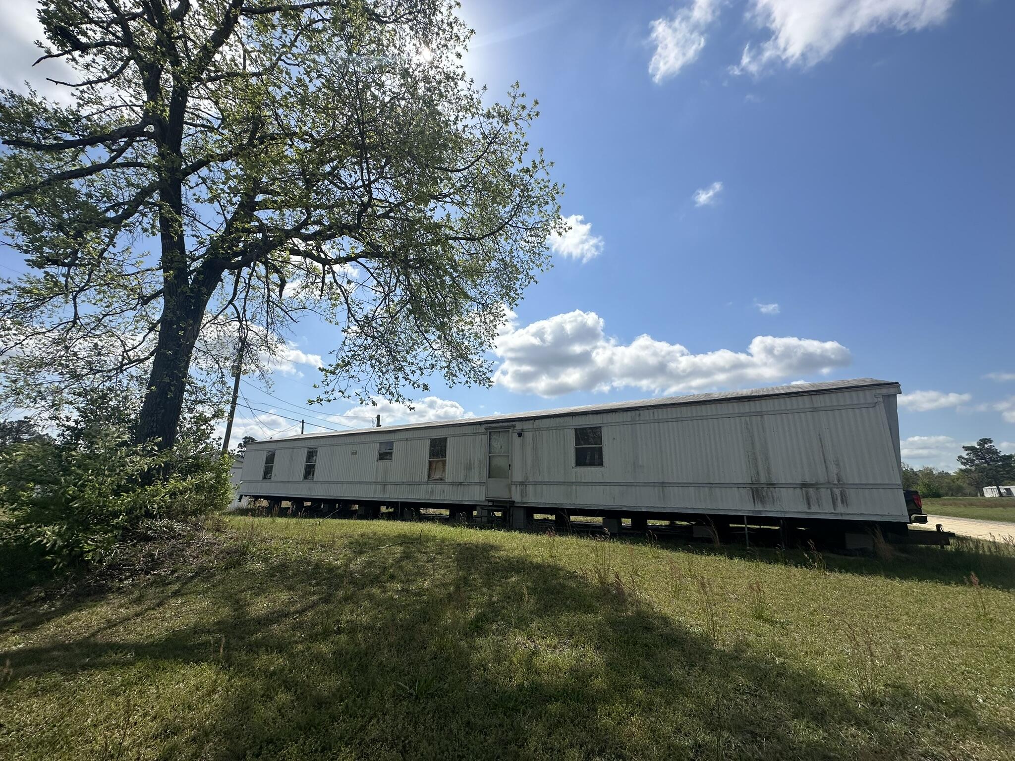 2454 Tobacco Road Property Photo 1