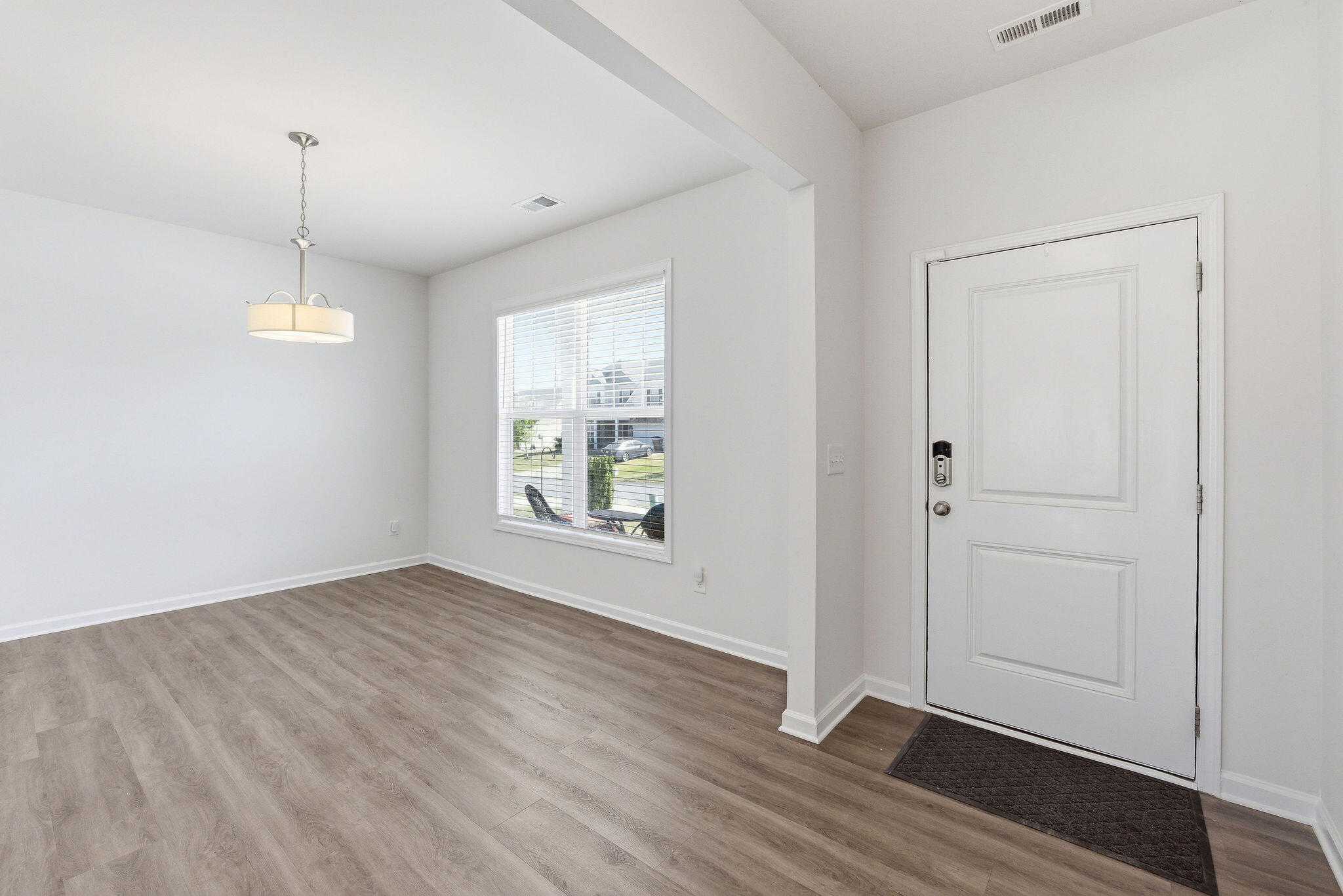 6105 Whirlaway Road Property Photo 4