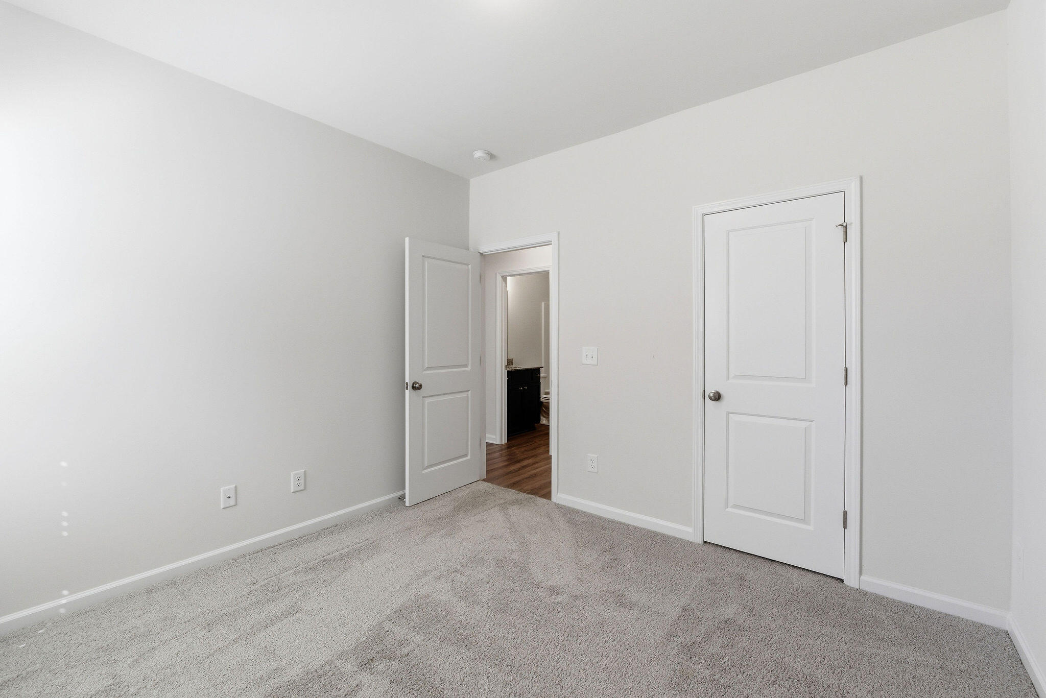 6105 Whirlaway Road Property Photo 14
