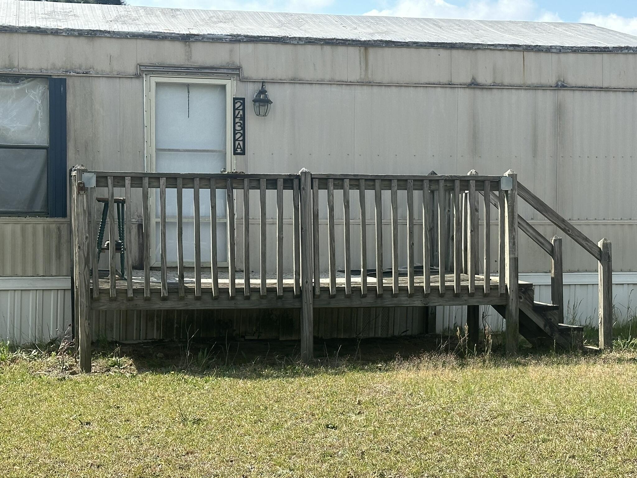 2432-a Tobacco Road Property Photo 2