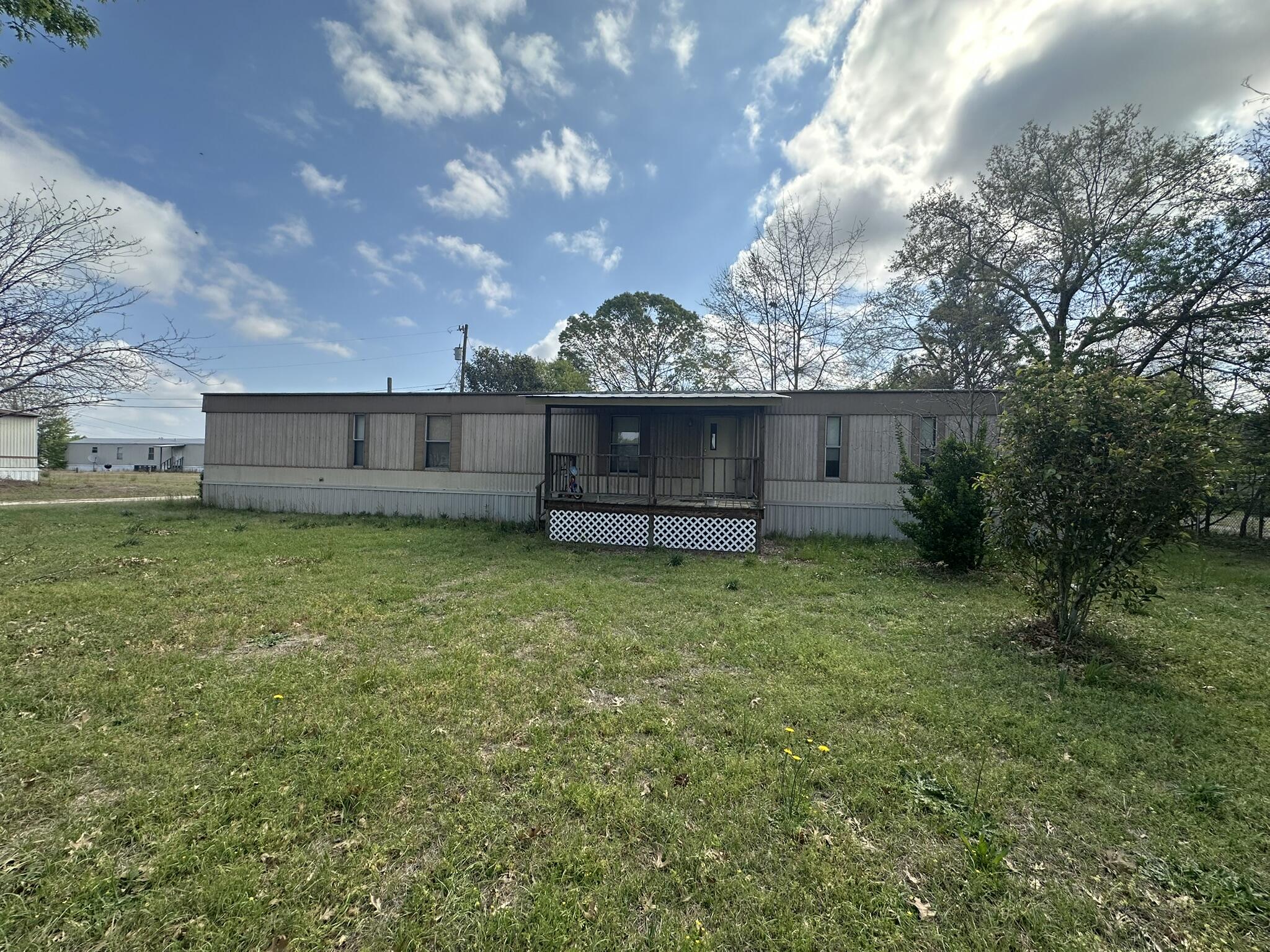 2444 Tobacco Road Property Photo 1
