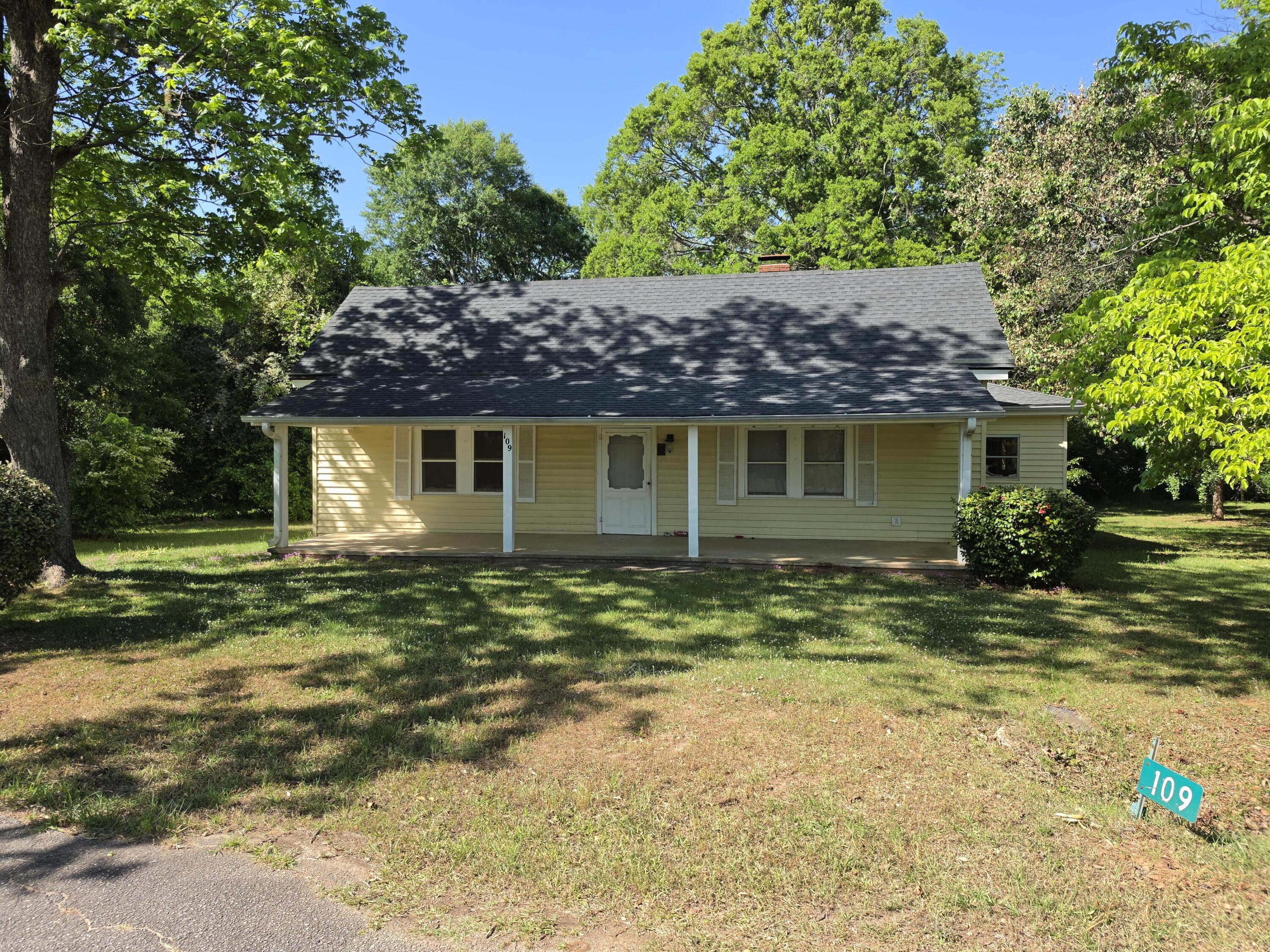 109 Springdale Drive Property Photo 2
