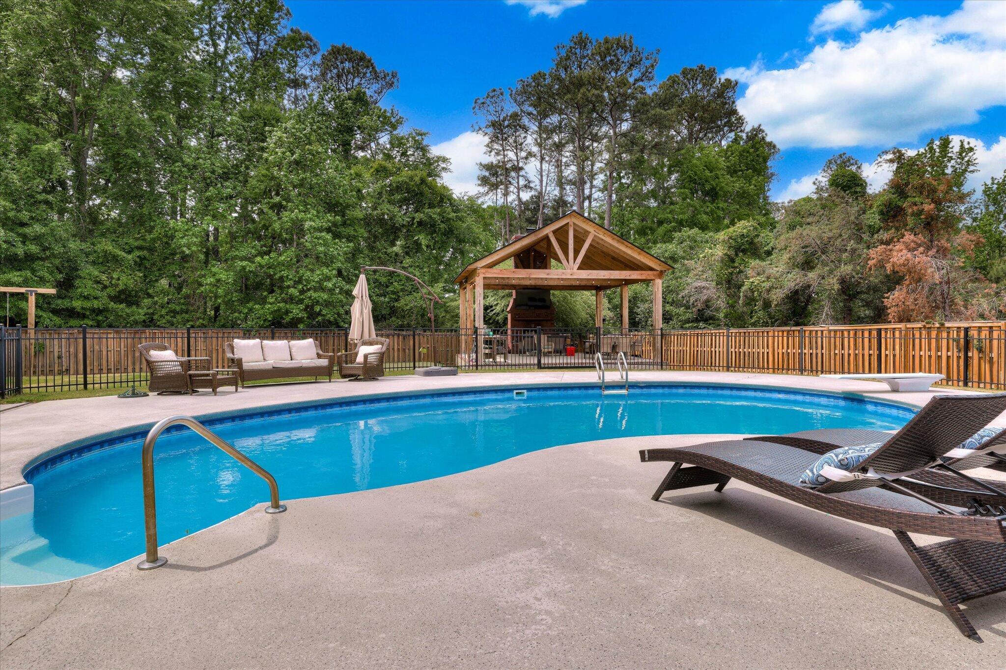 645 Emerald Crossing Property Photo 2