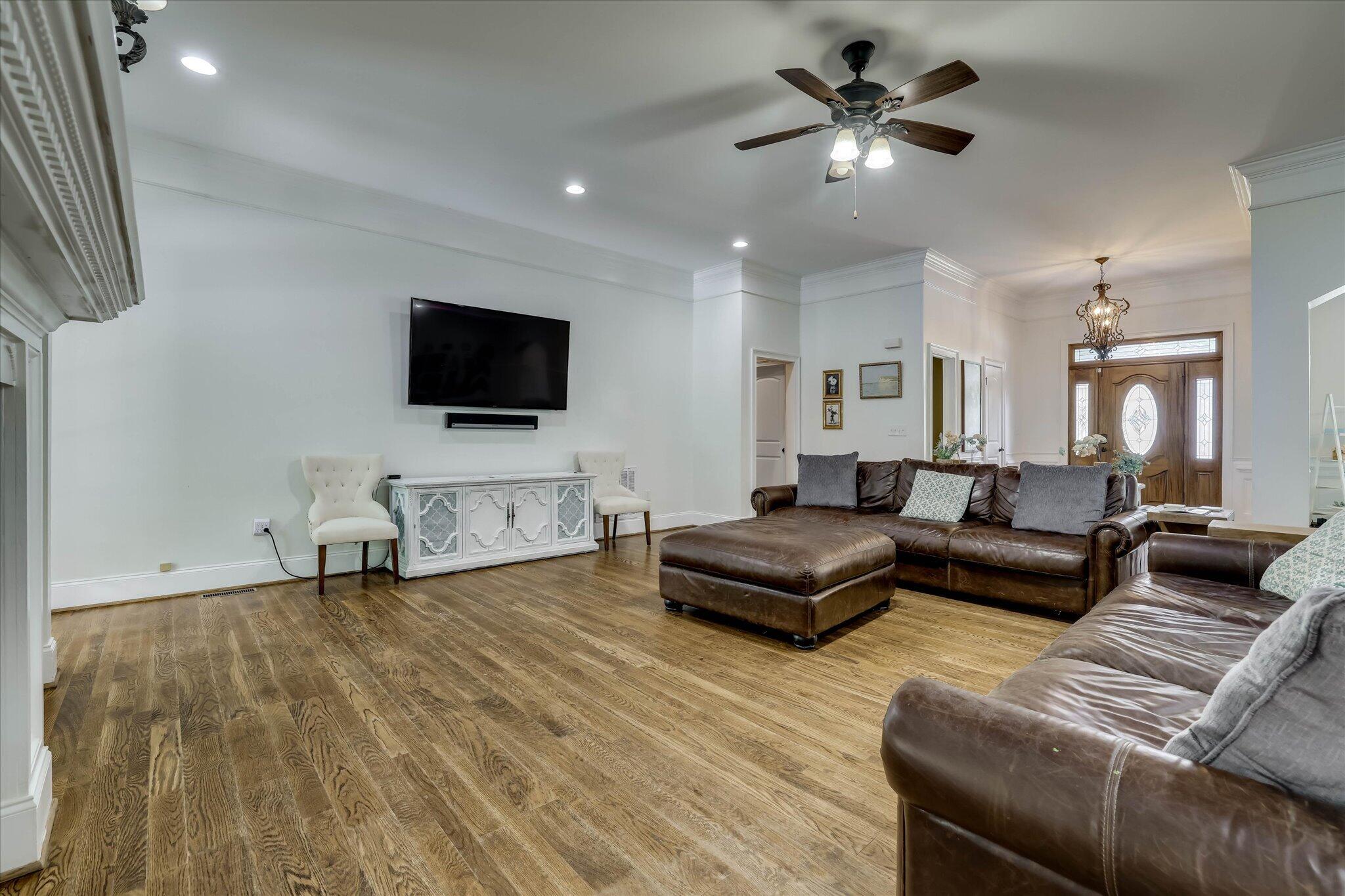 645 Emerald Crossing Property Photo 8