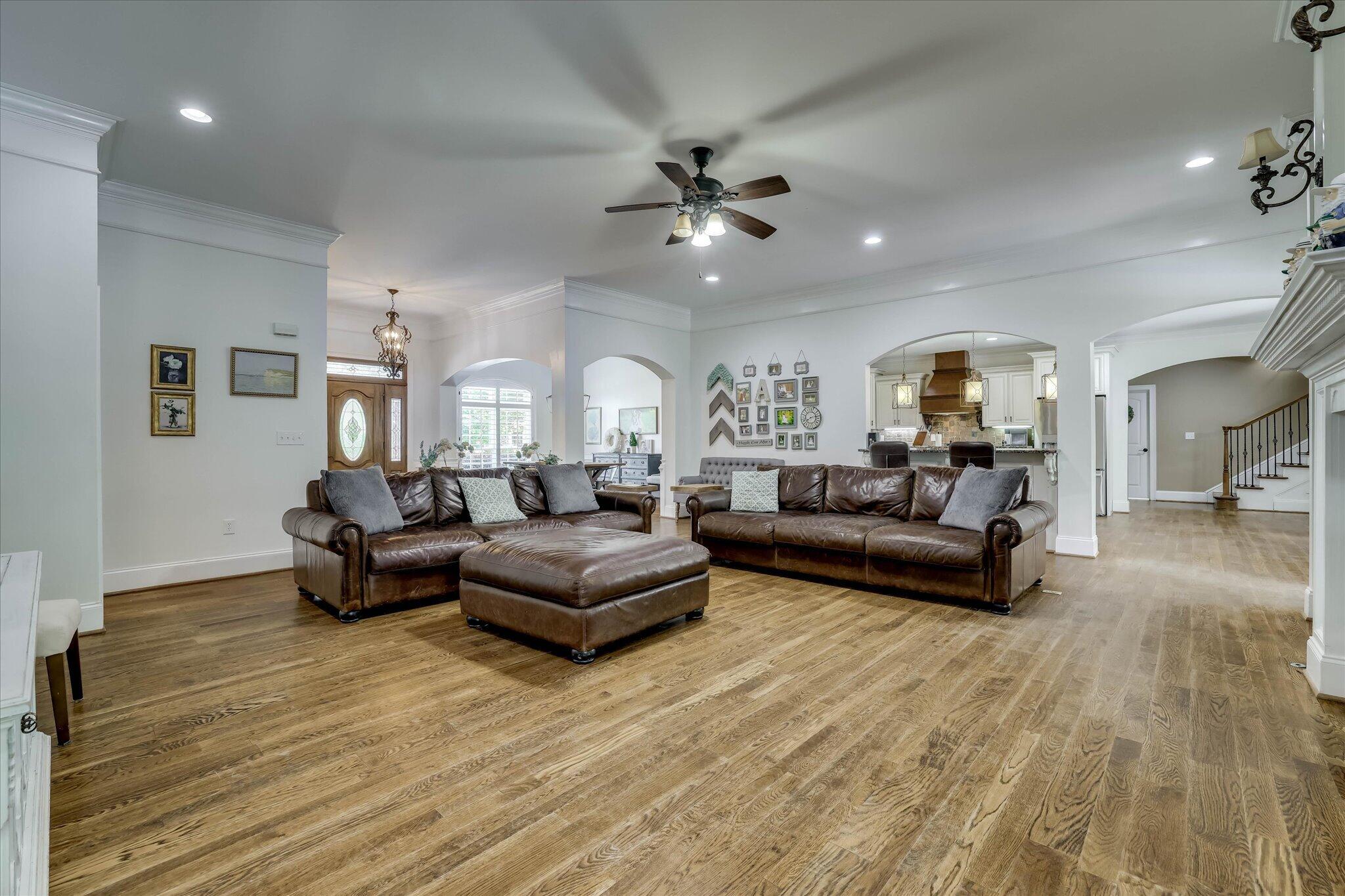 645 Emerald Crossing Property Photo 9