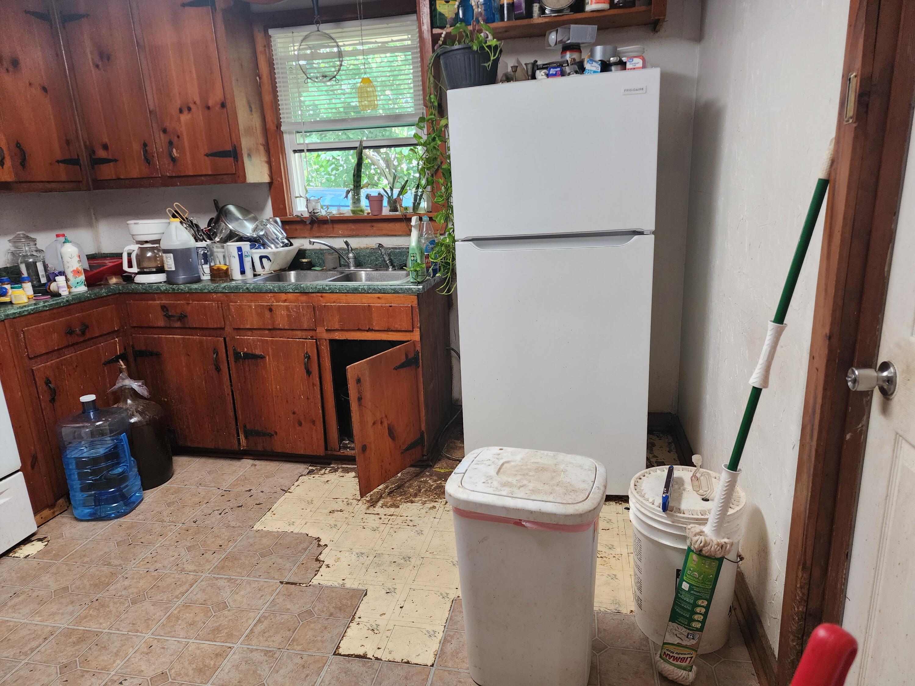 208 Edgewood Drive Property Photo 7