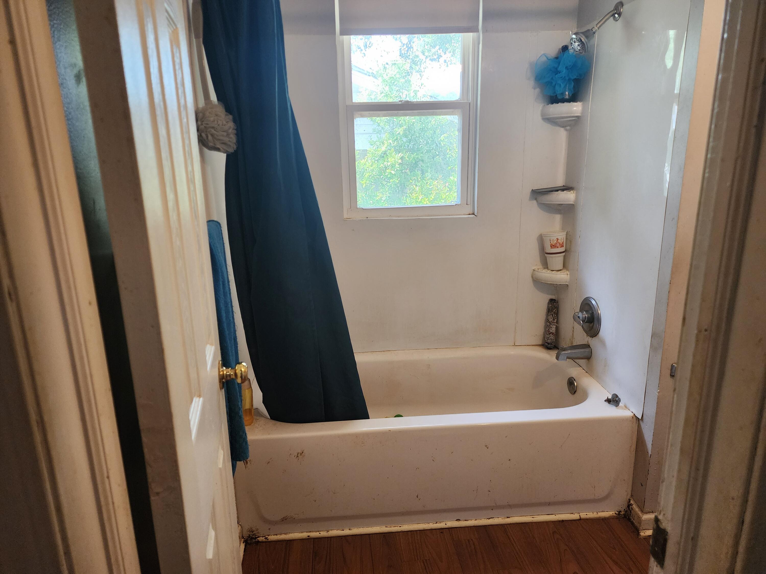 208 Edgewood Drive Property Photo 16