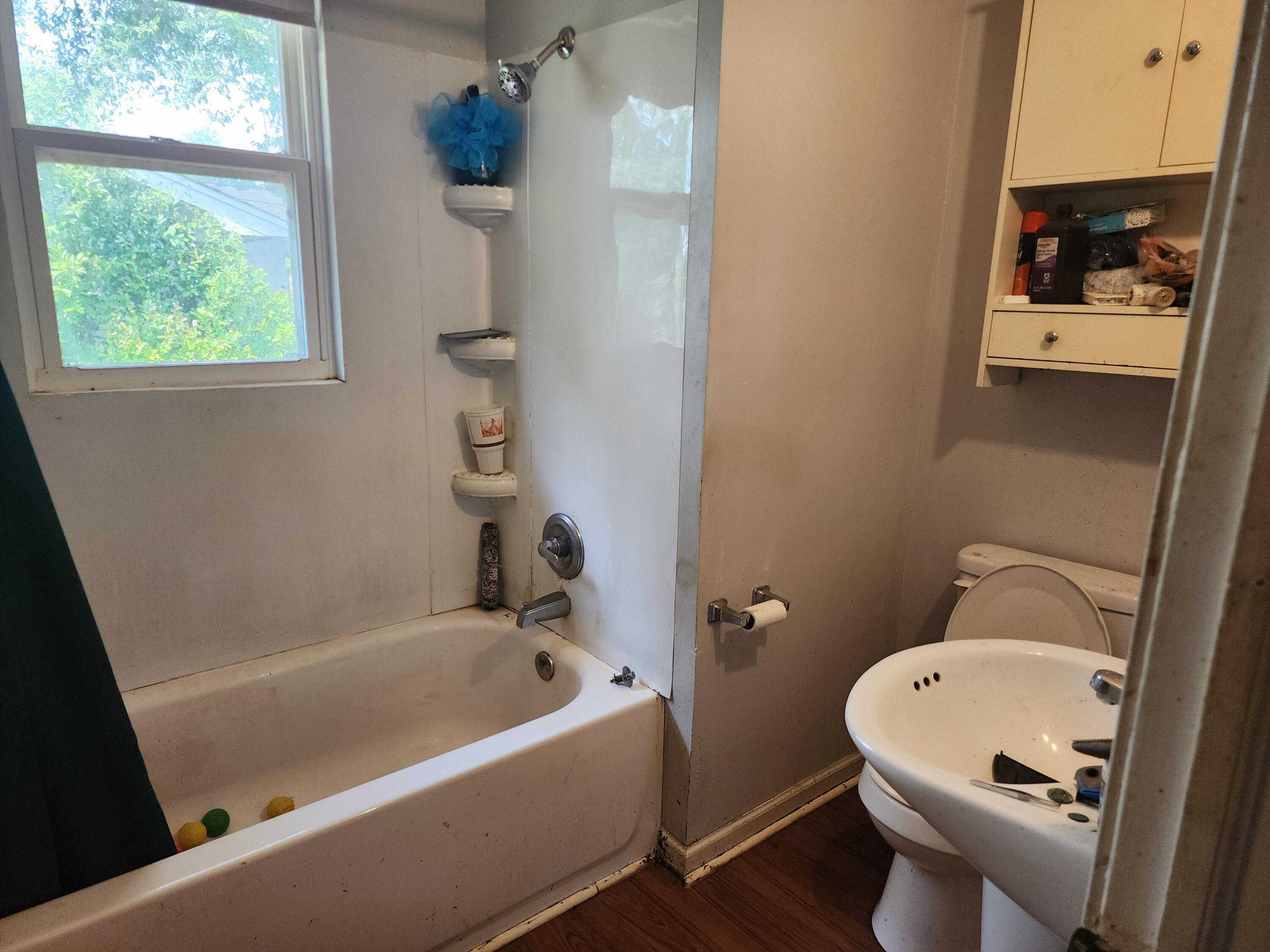 208 Edgewood Drive Property Photo 17