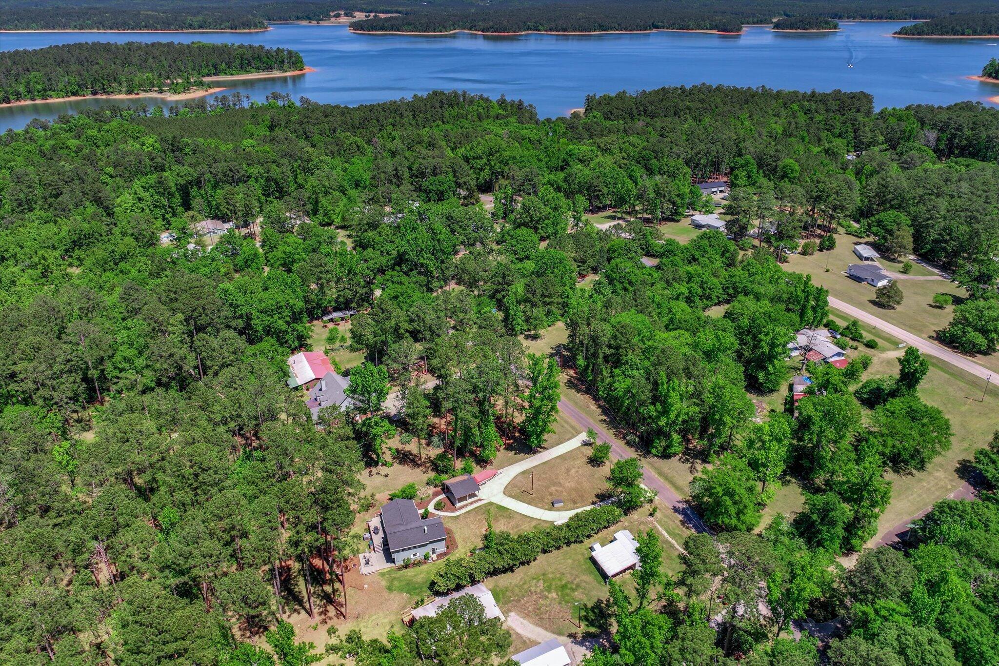3231 Bay Shore Drive Property Photo 4