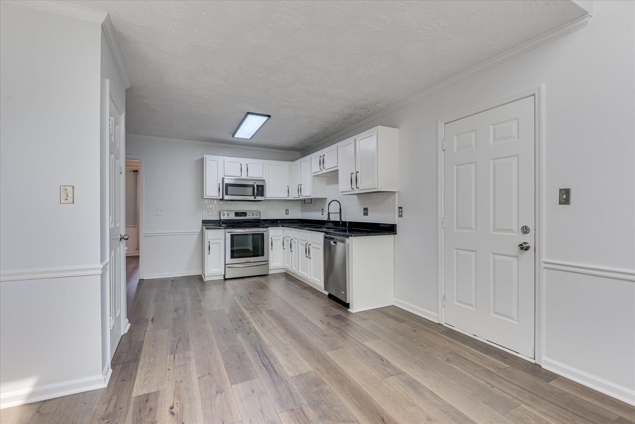 3840 Forest Creek Way Property Photo 16