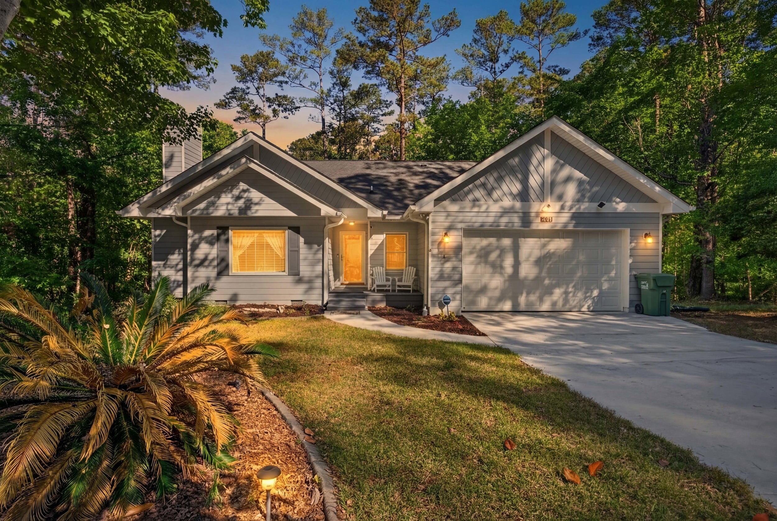 219 Windy Circle Property Photo 2