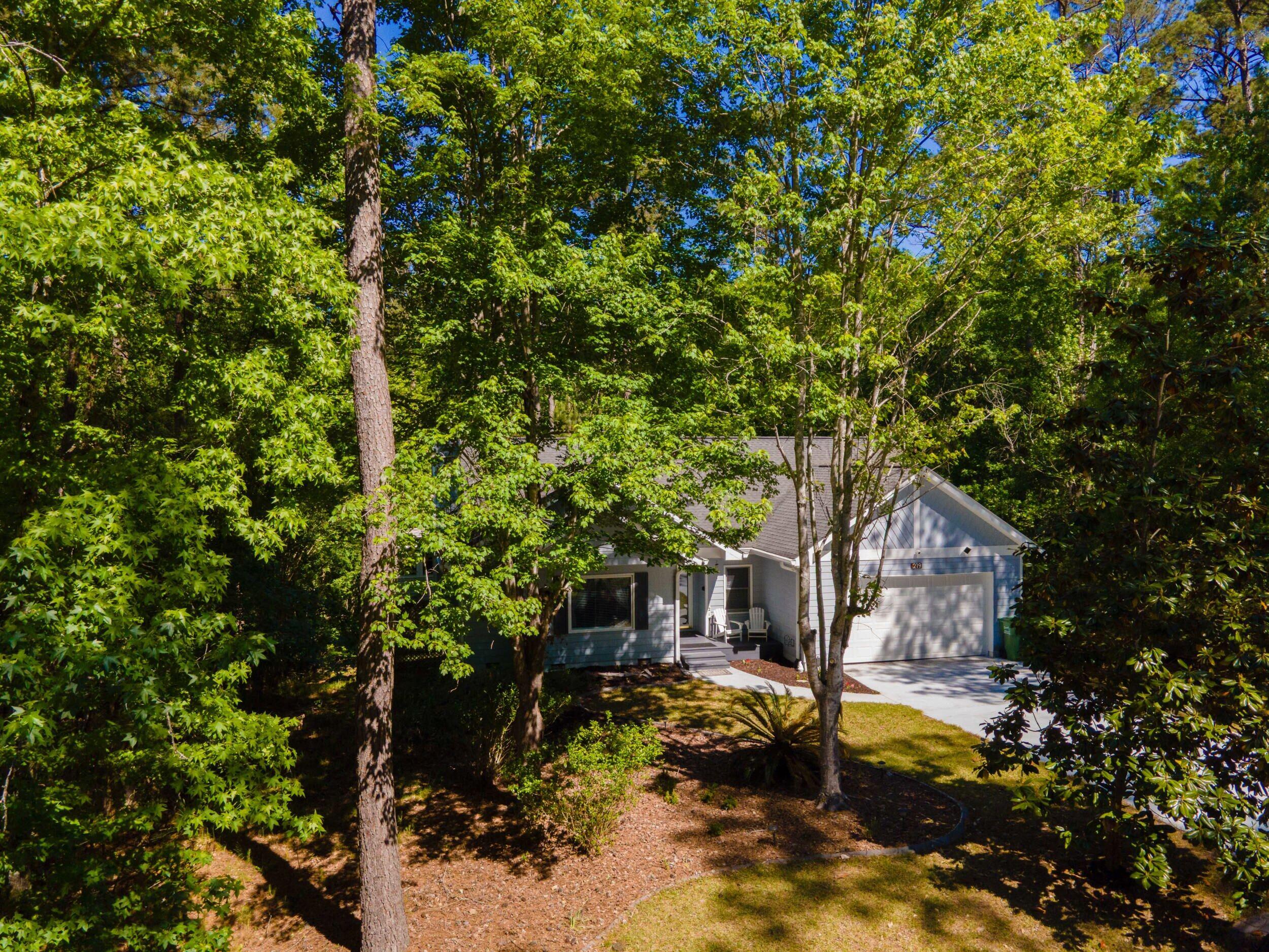 219 Windy Circle Property Photo 8