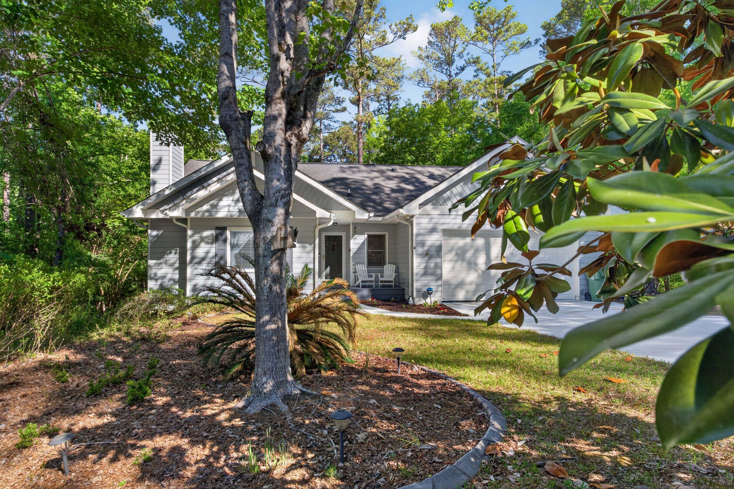 219 Windy Circle Property Photo 9