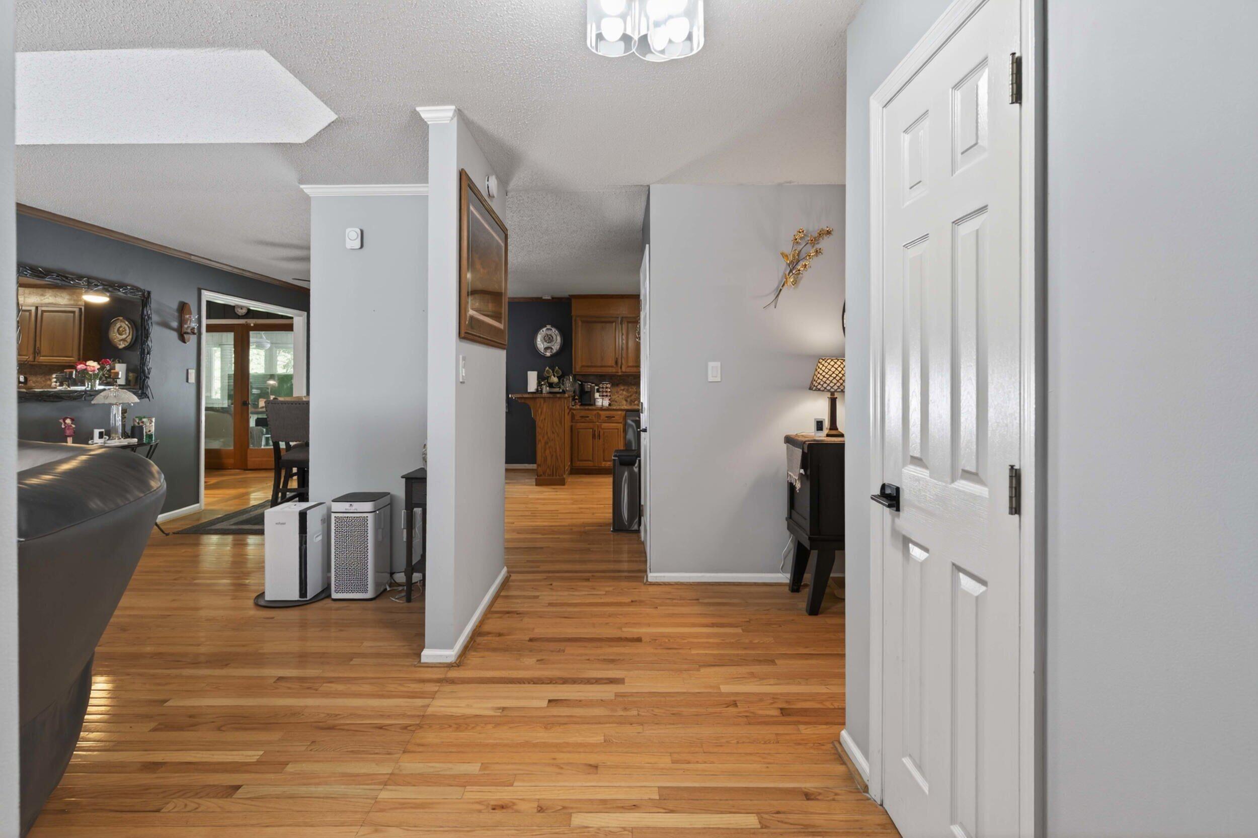 219 Windy Circle Property Photo 12