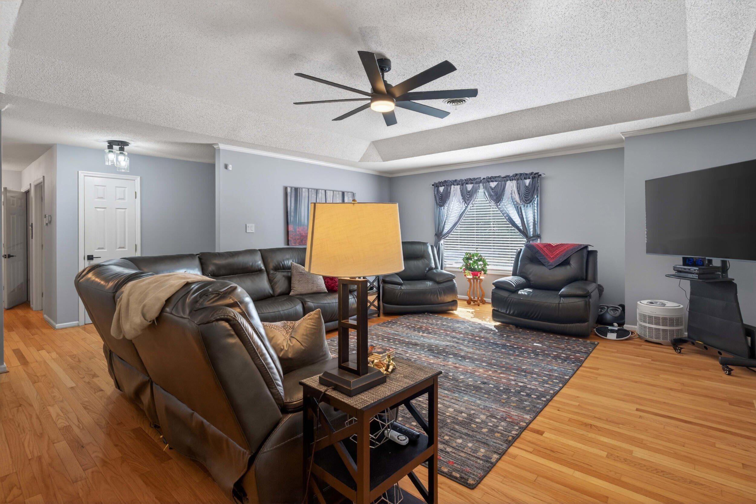 219 Windy Circle Property Photo 13