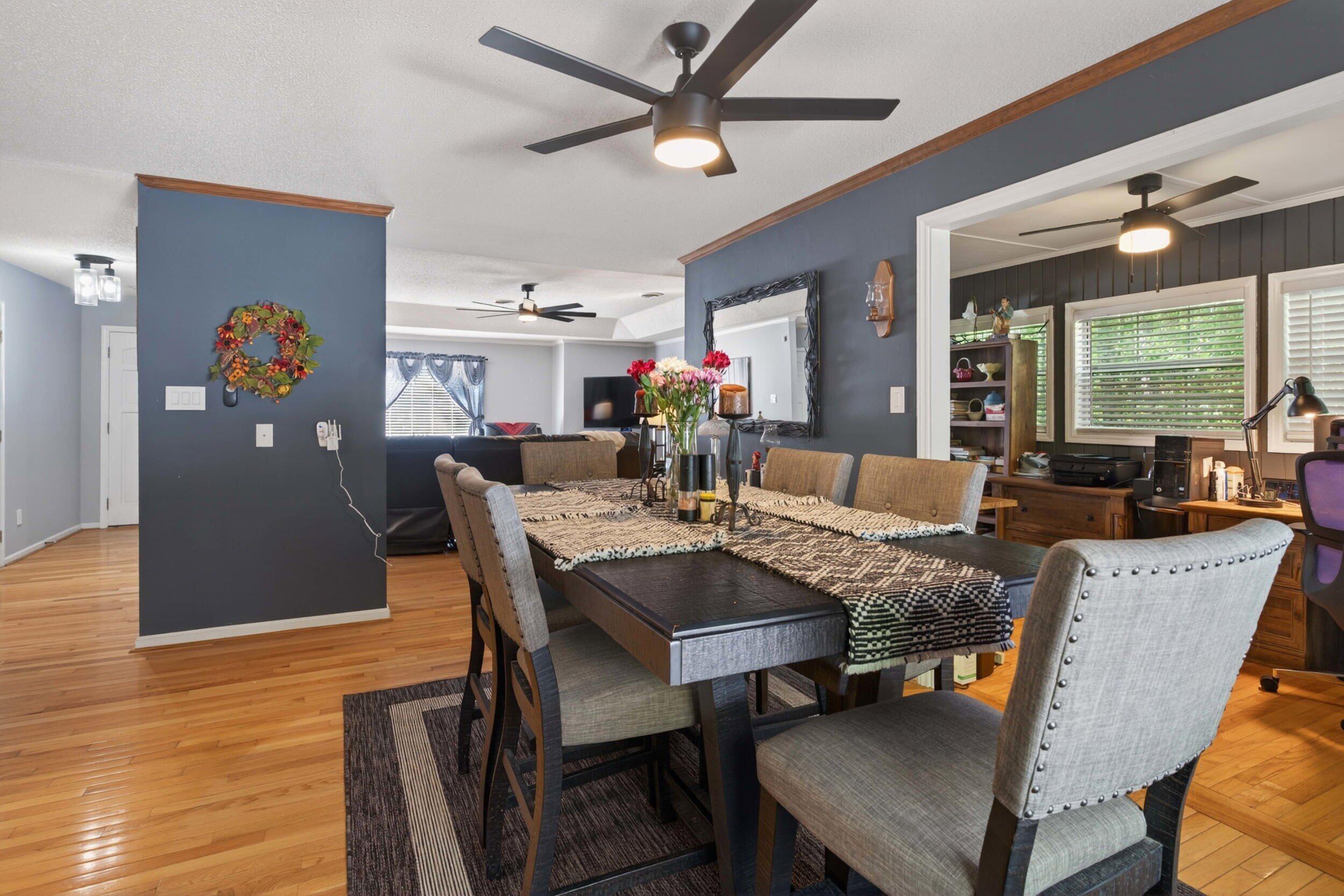 219 Windy Circle Property Photo 18