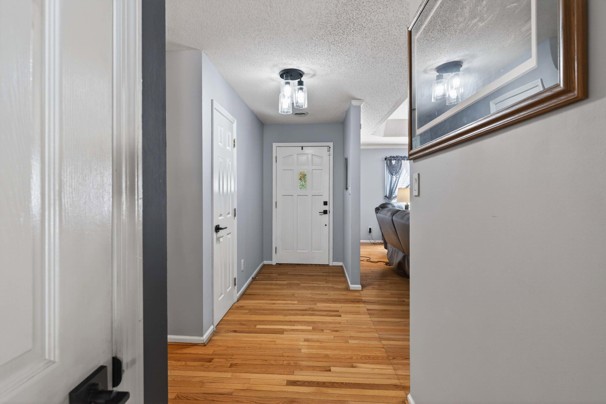 219 Windy Circle Property Photo 19