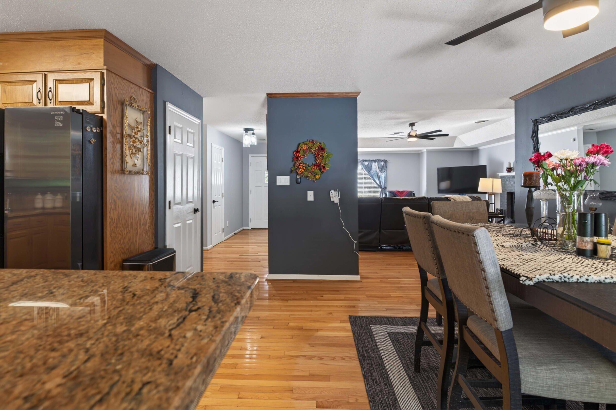 219 Windy Circle Property Photo 20