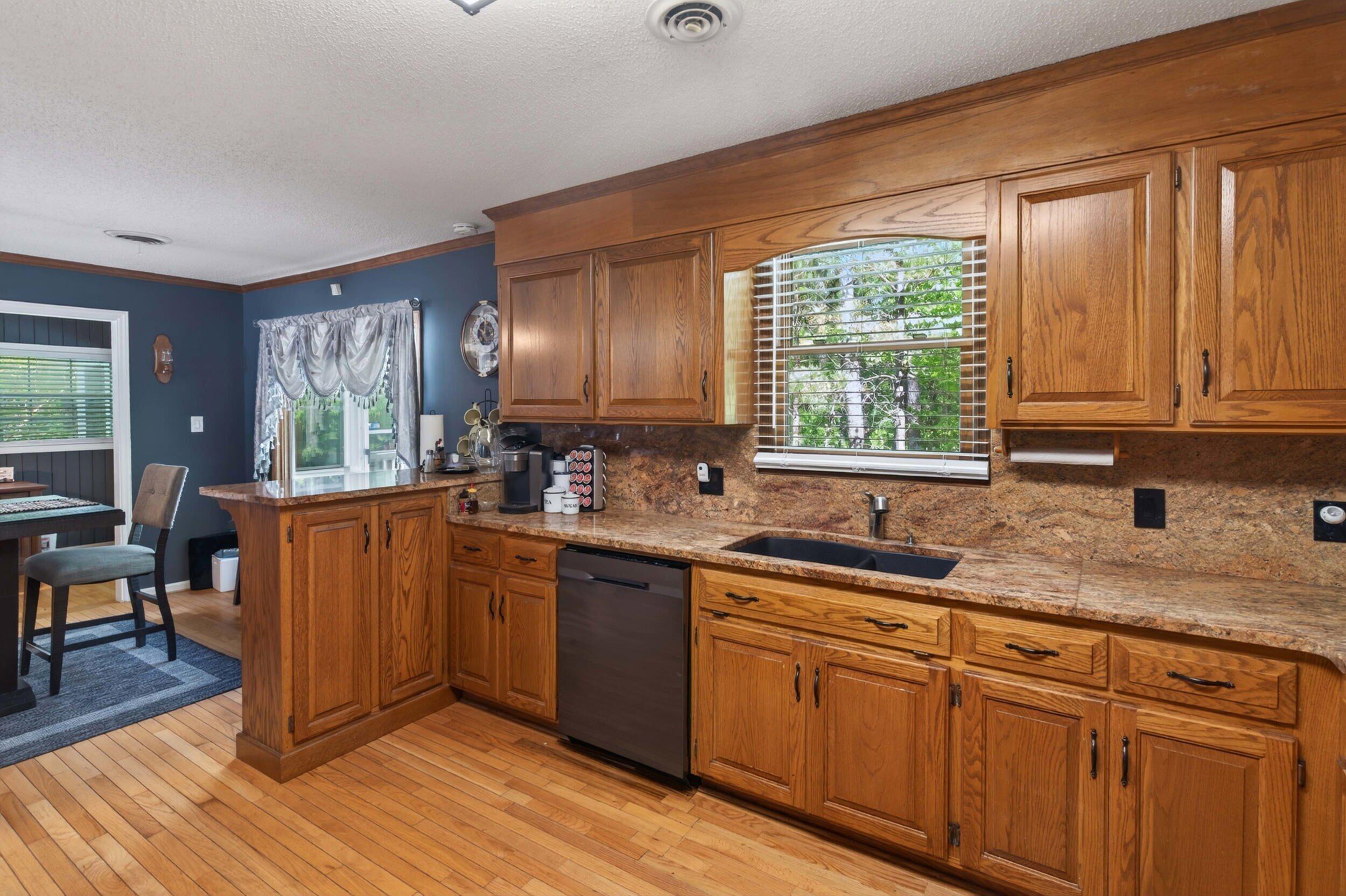 219 Windy Circle Property Photo 24