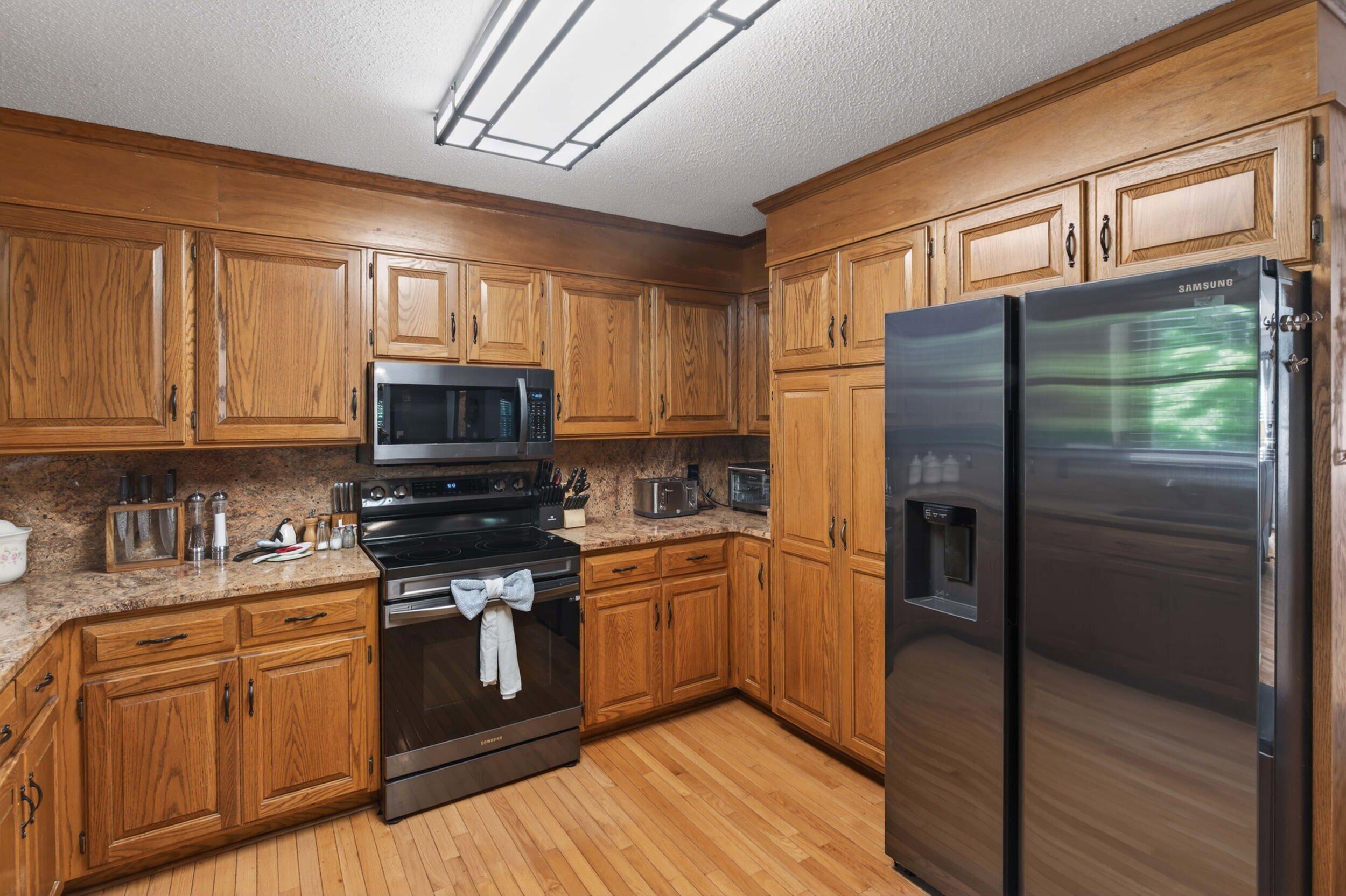 219 Windy Circle Property Photo 28