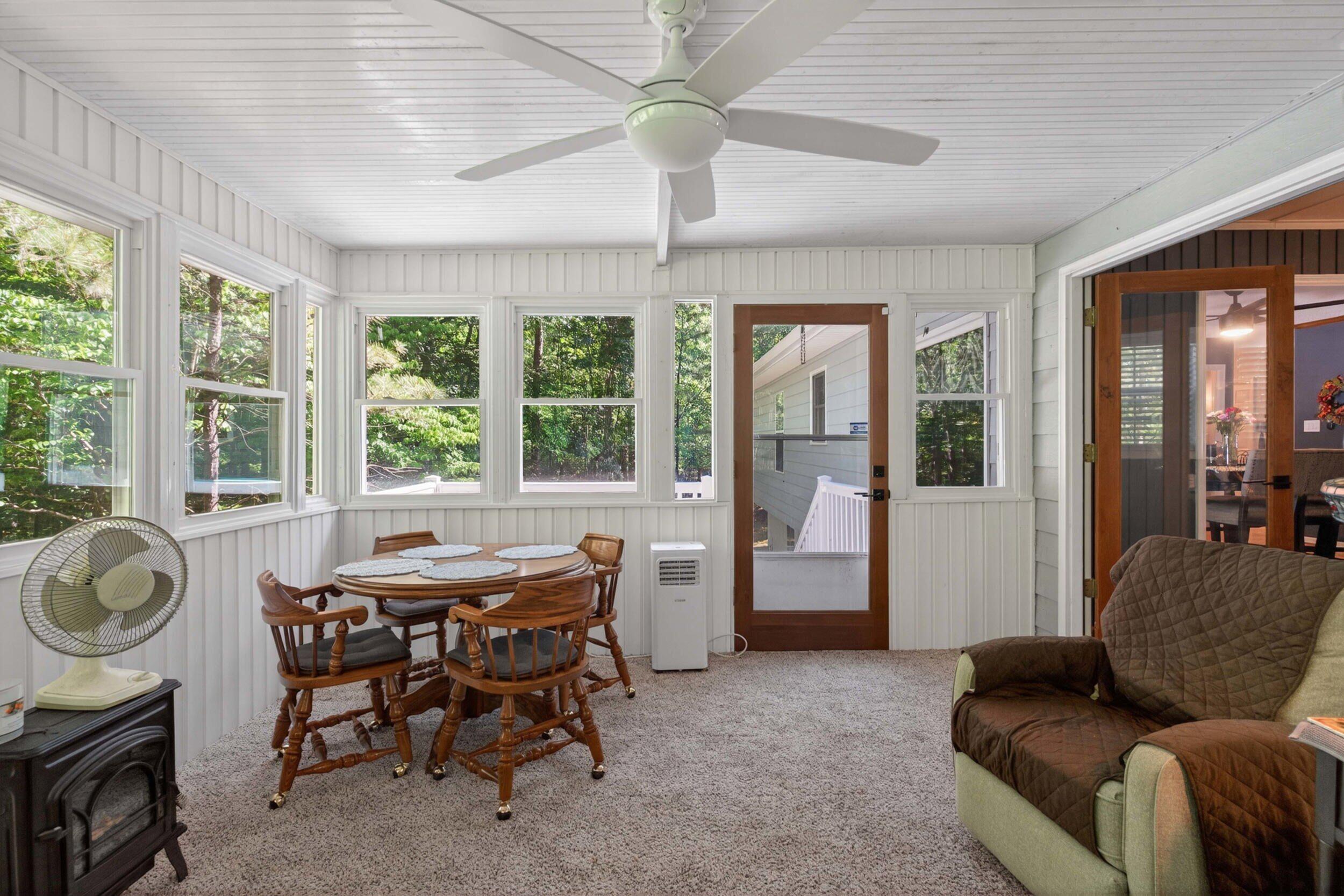 219 Windy Circle Property Photo 35