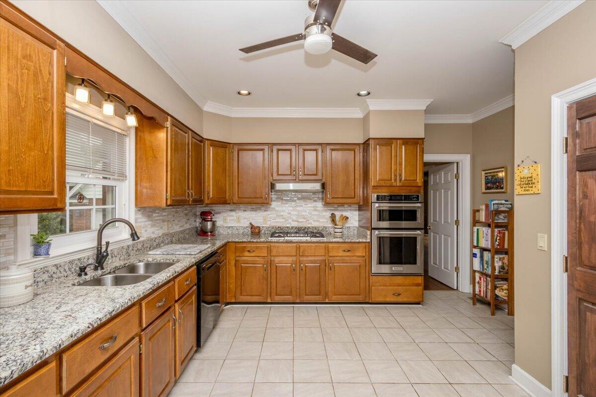2 Leyland Place Property Photo 8