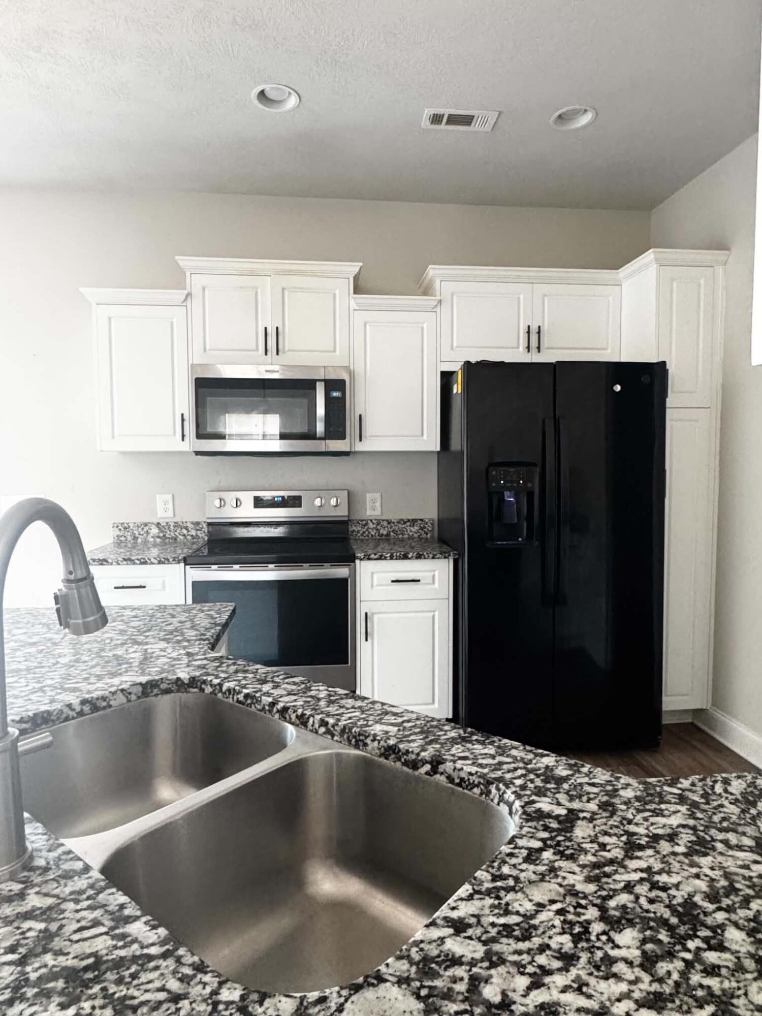 332 Brass Court Property Photo 4