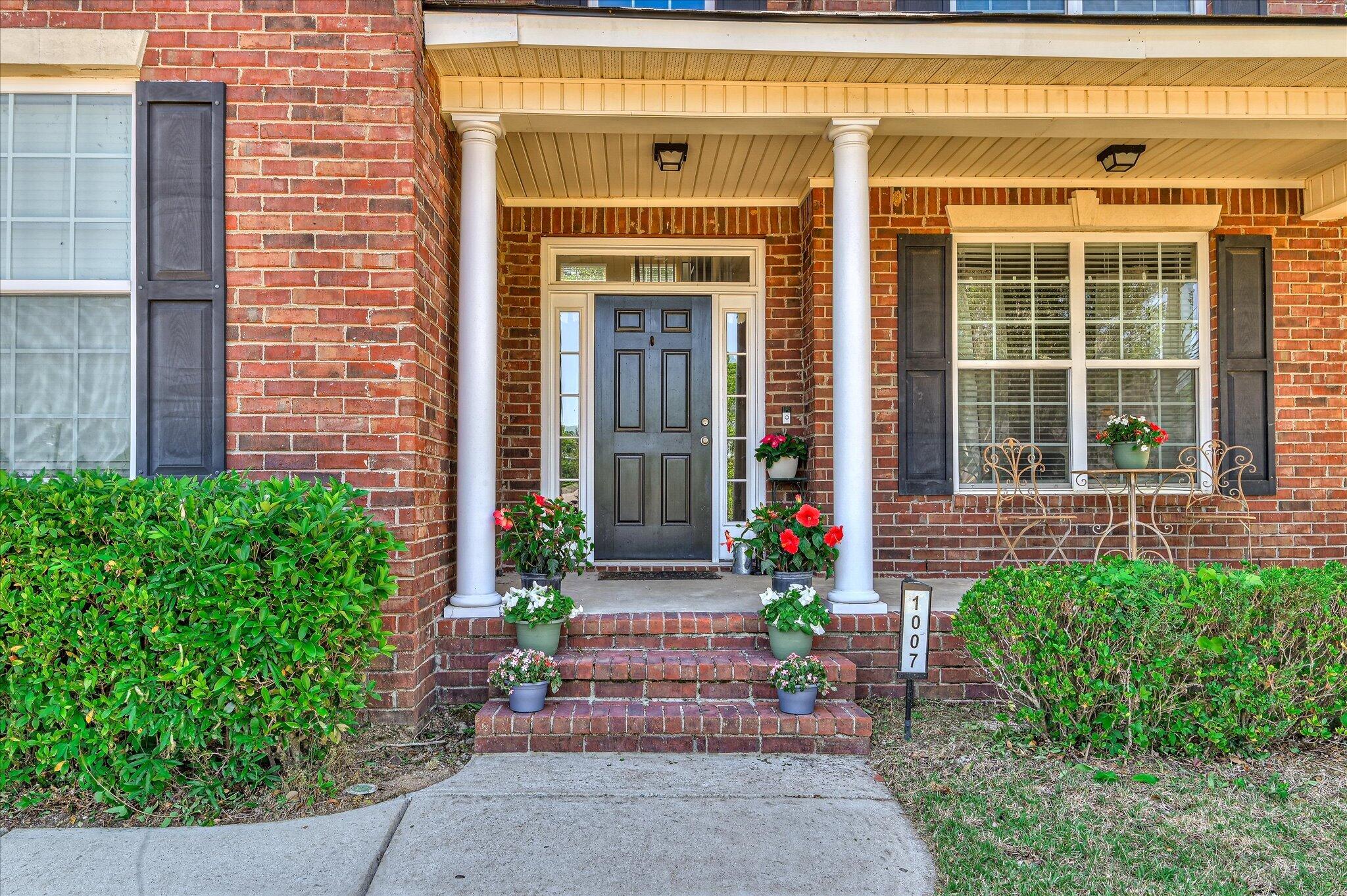 1007 Dorset Lane Property Photo 4